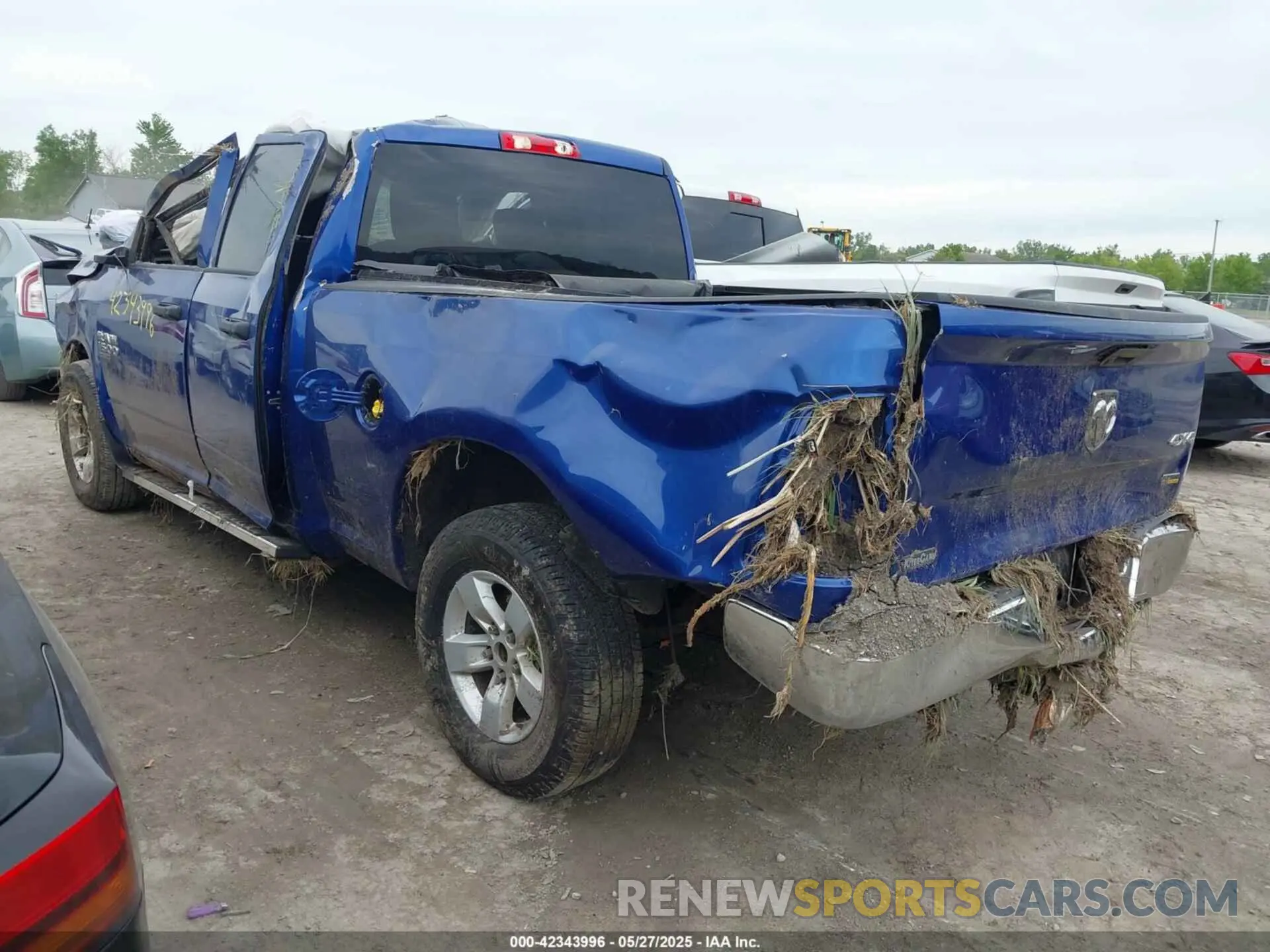3 fotografías del automóvil dañado 1C6RR7FG1KS532236 RAM 1500 CLASSIC 2019