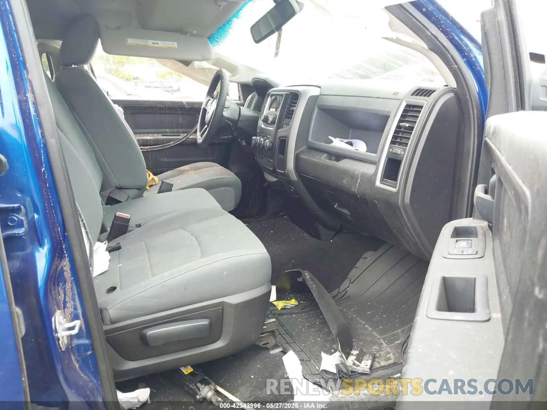 5 fotografías del automóvil dañado 1C6RR7FG1KS532236 RAM 1500 CLASSIC 2019