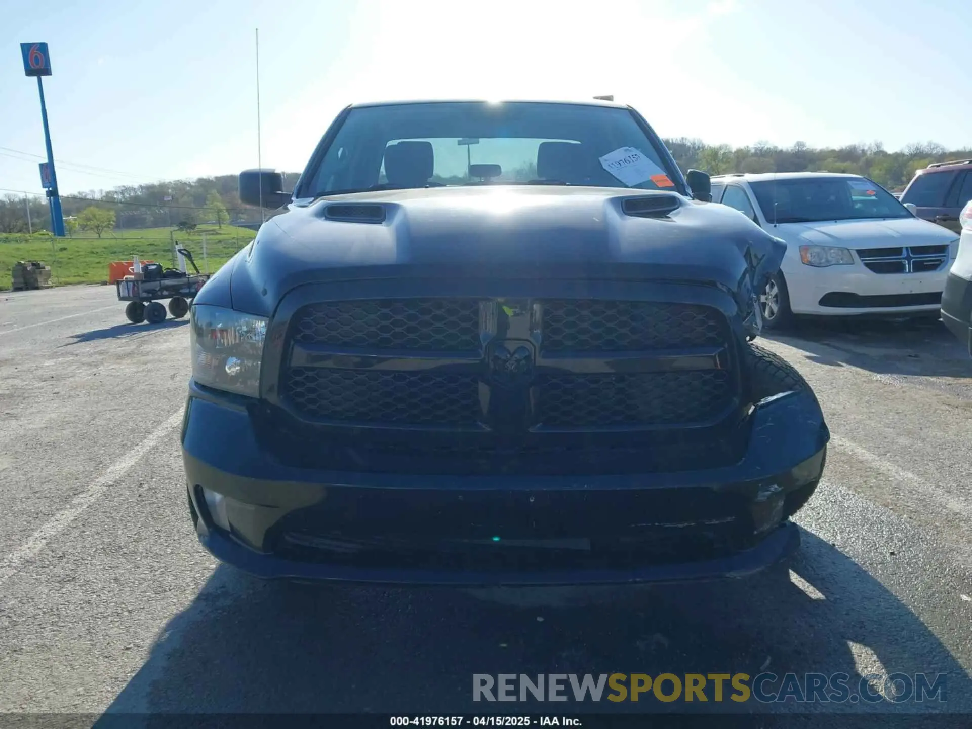 12 fotografías del automóvil dañado 1C6RR7FG1KS653364 RAM 1500 CLASSIC 2019