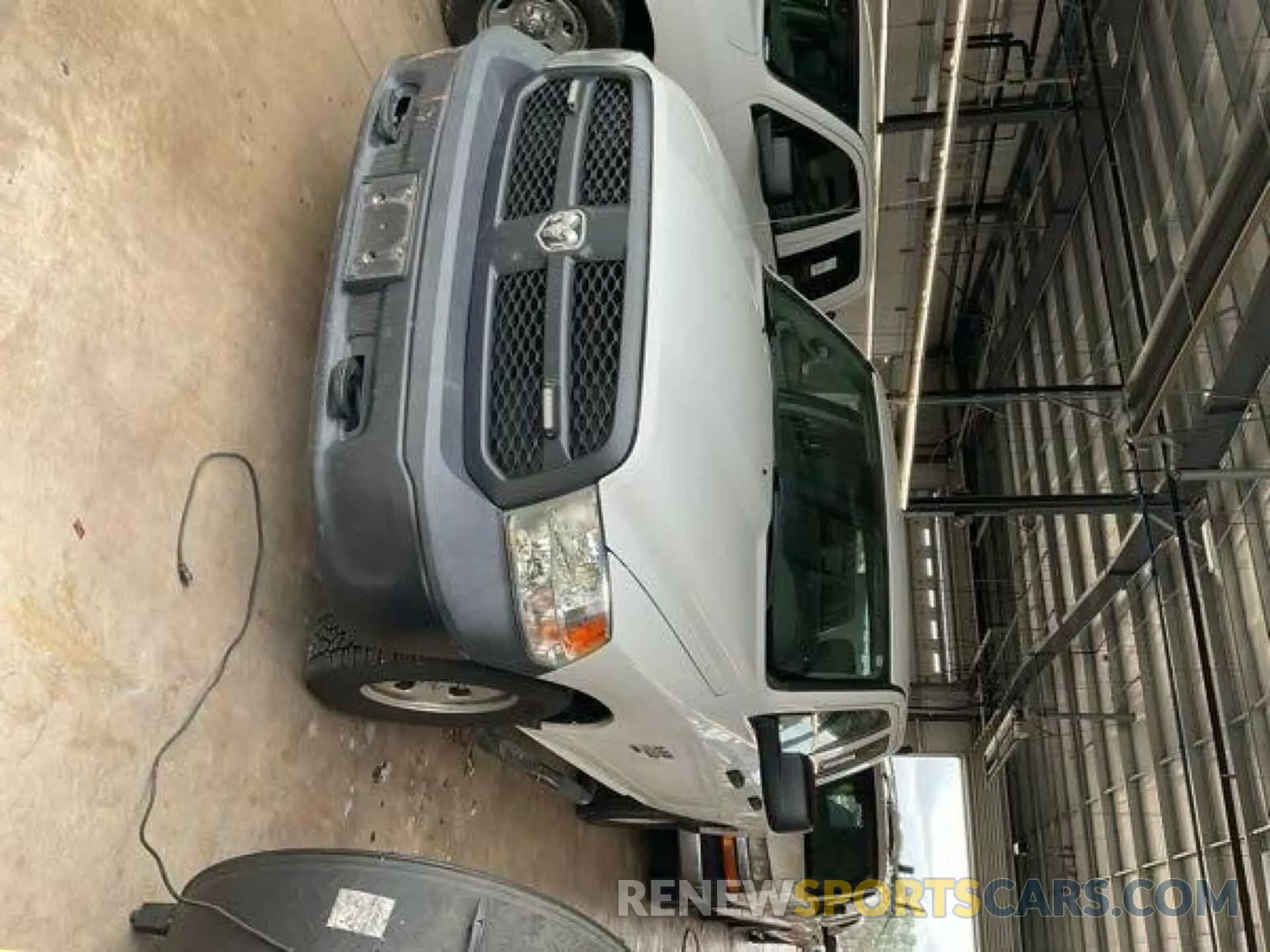 15 fotografías del automóvil dañado 1C6RR7FG5KS602112 RAM 1500 CLASSIC 2019