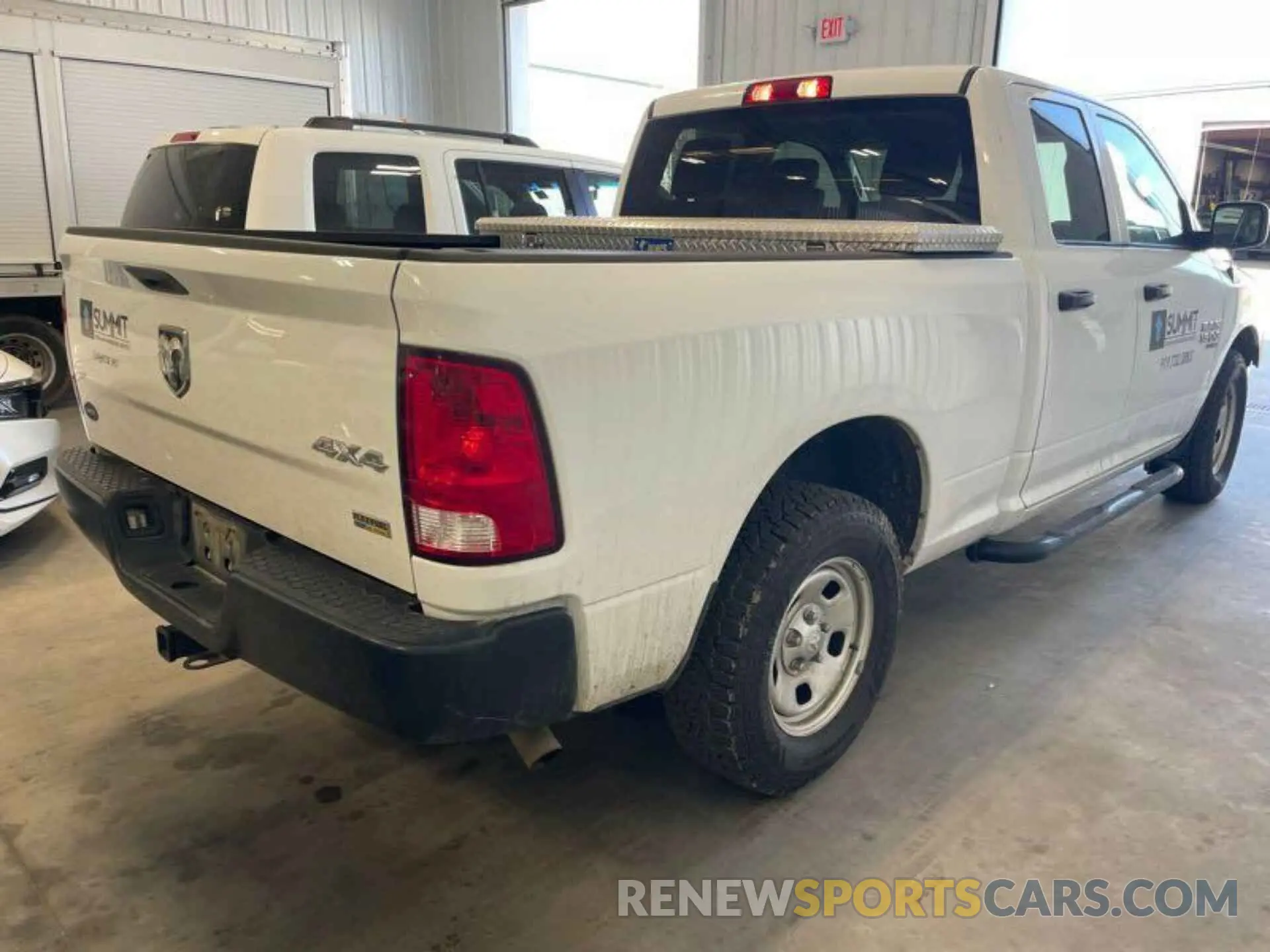 4 fotografías del automóvil dañado 1C6RR7FG5KS602112 RAM 1500 CLASSIC 2019