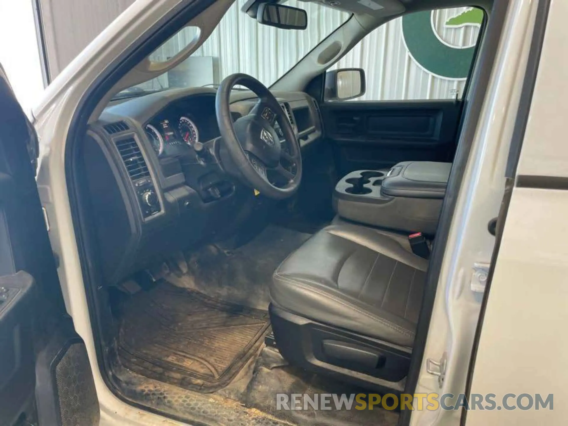7 fotografías del automóvil dañado 1C6RR7FG5KS602112 RAM 1500 CLASSIC 2019