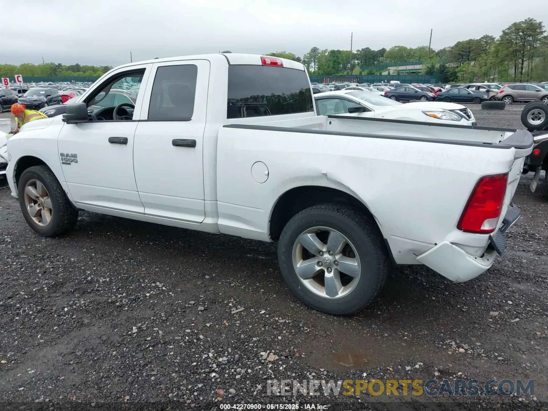 3 fotografías del automóvil dañado 1C6RR7FG5KS636714 RAM 1500 CLASSIC 2019