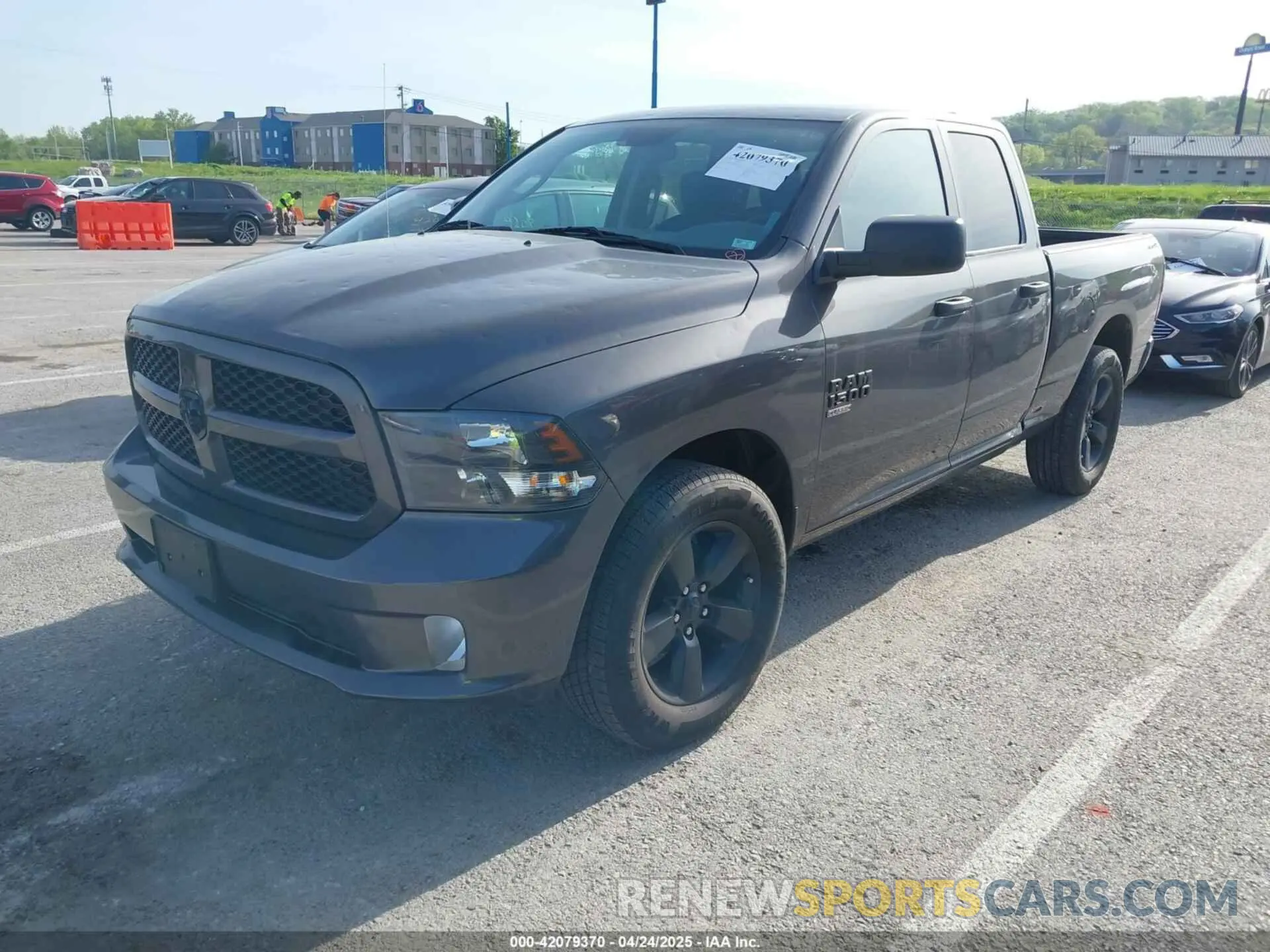 2 fotografías del automóvil dañado 1C6RR7FG9KS579417 RAM 1500 CLASSIC 2019