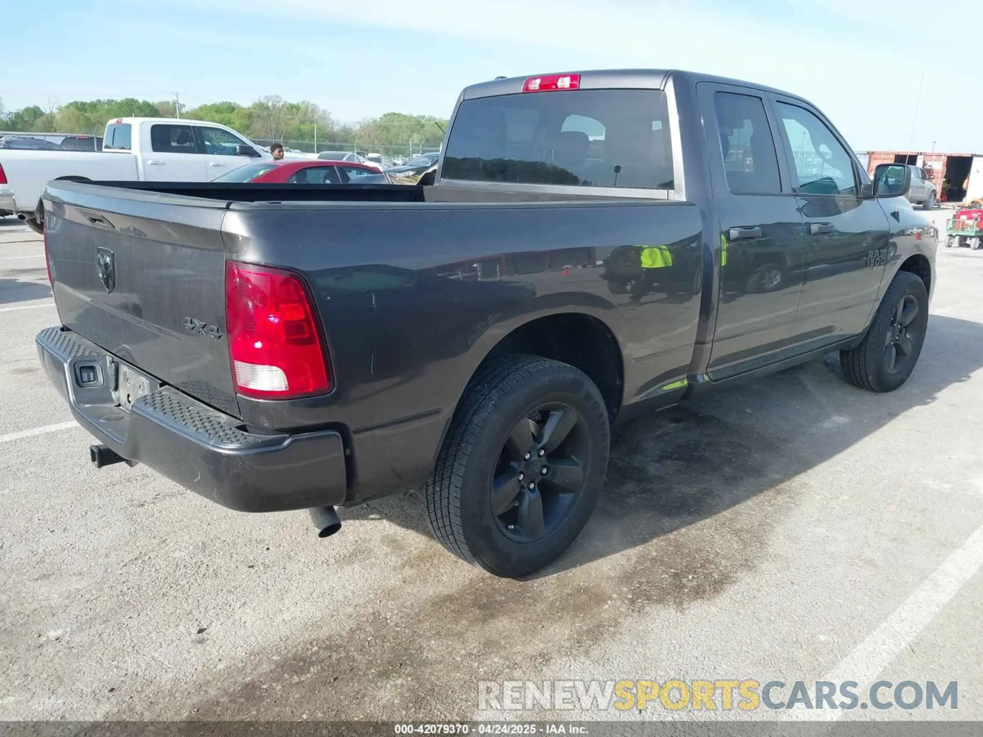 4 fotografías del automóvil dañado 1C6RR7FG9KS579417 RAM 1500 CLASSIC 2019