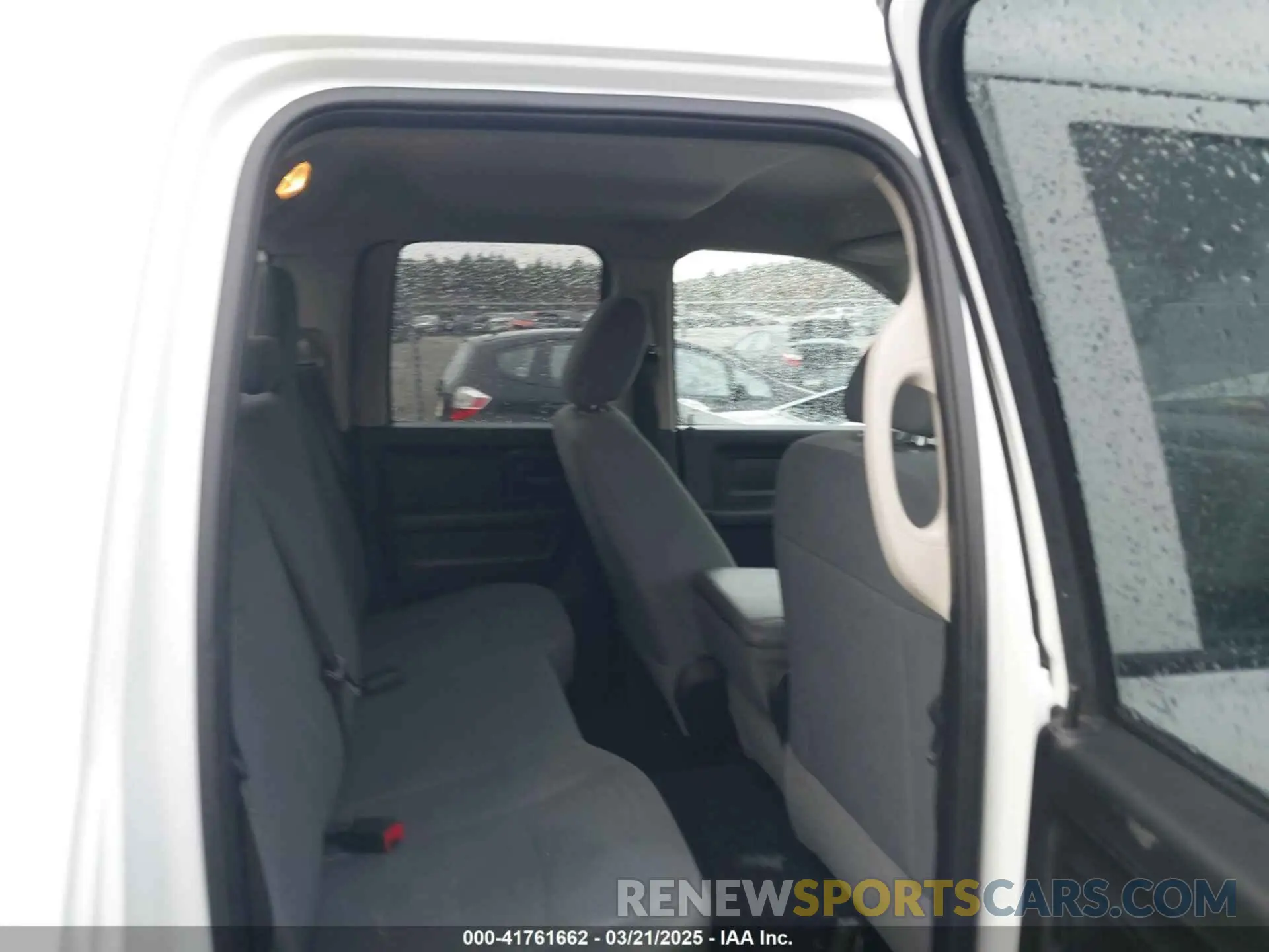 8 fotografías del automóvil dañado 1C6RR7FG9KS646937 RAM 1500 CLASSIC 2019