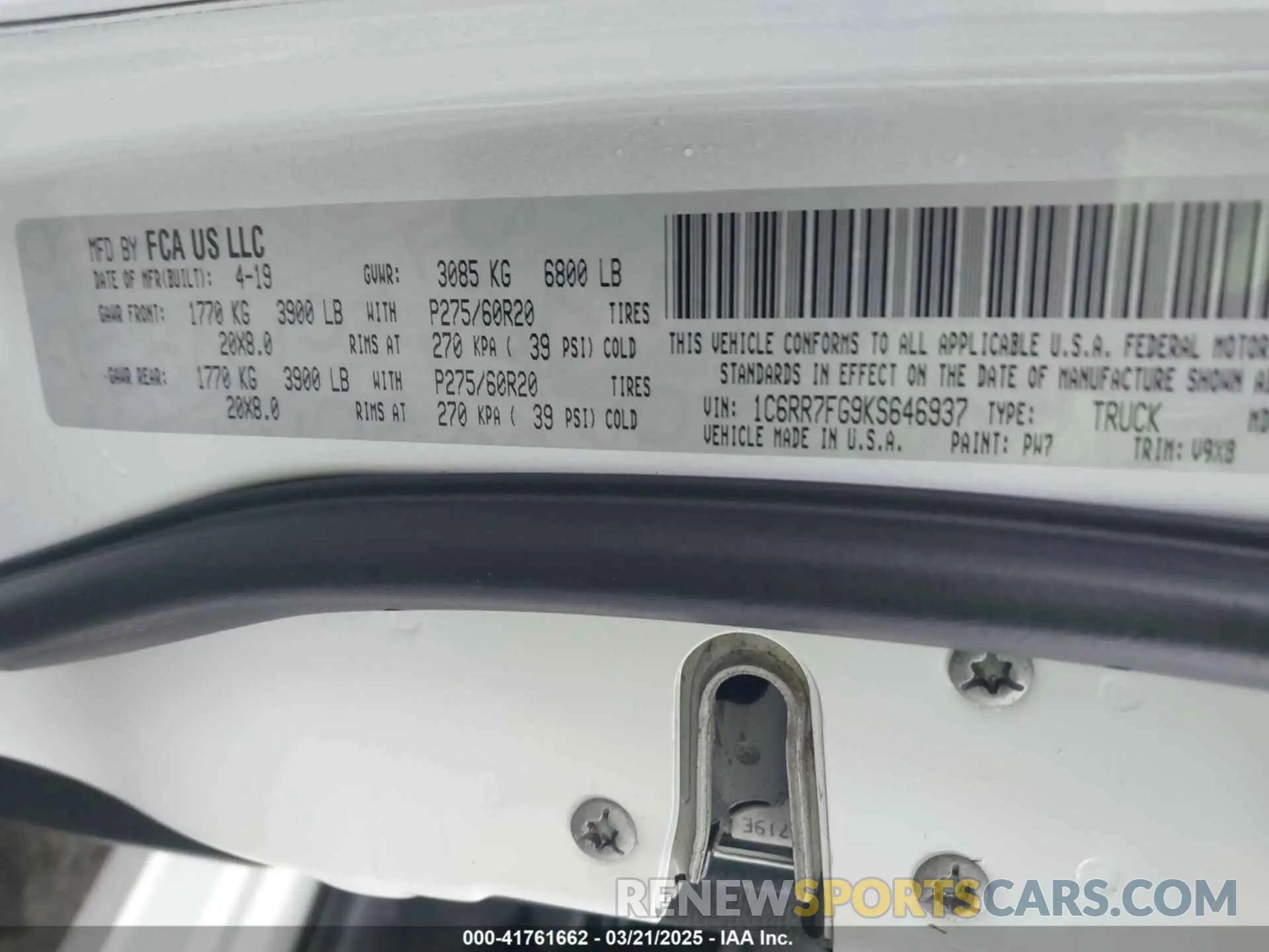 9 fotografías del automóvil dañado 1C6RR7FG9KS646937 RAM 1500 CLASSIC 2019