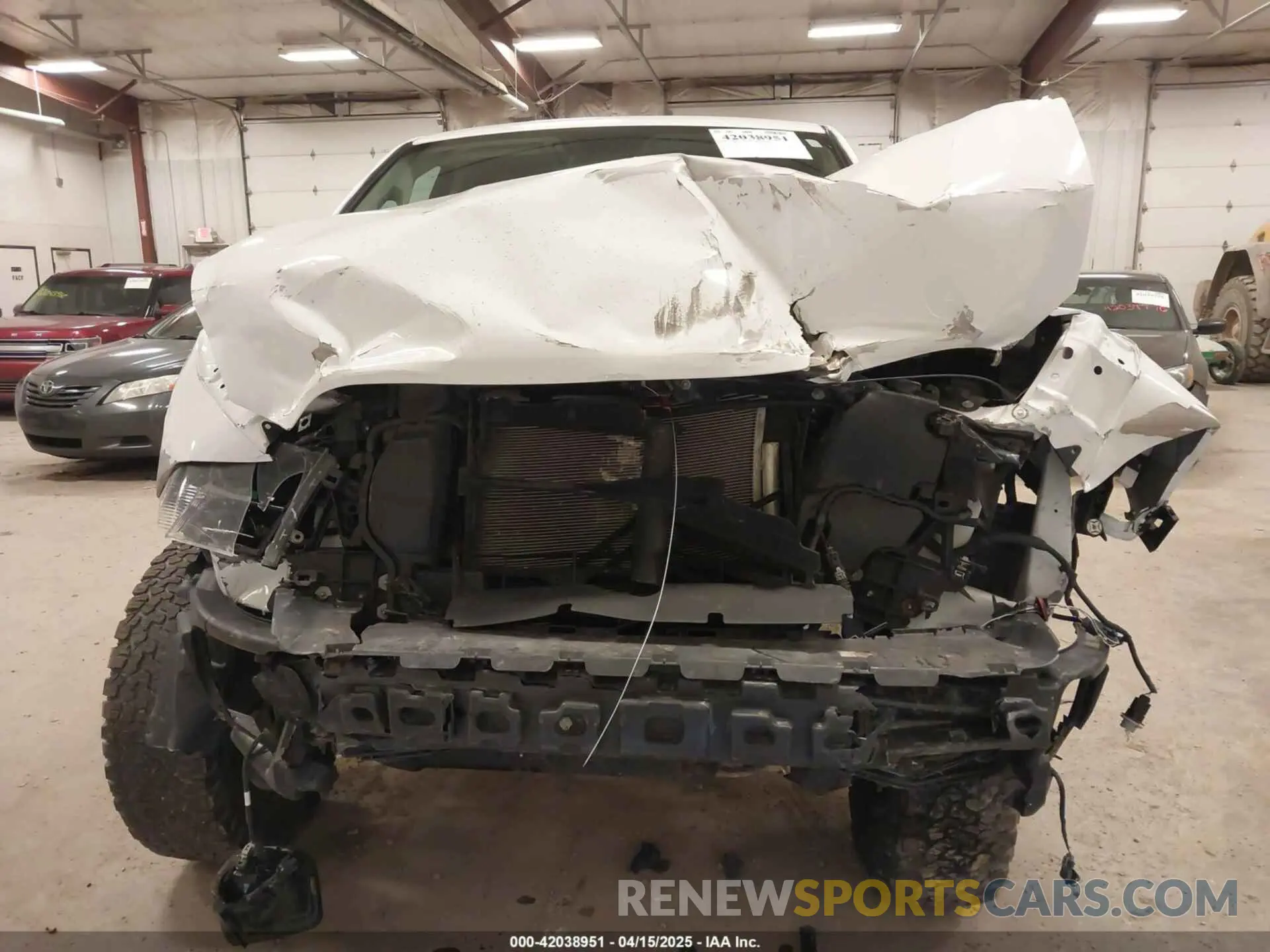 12 fotografías del automóvil dañado 1C6RR7FT0KS531141 RAM 1500 CLASSIC 2019