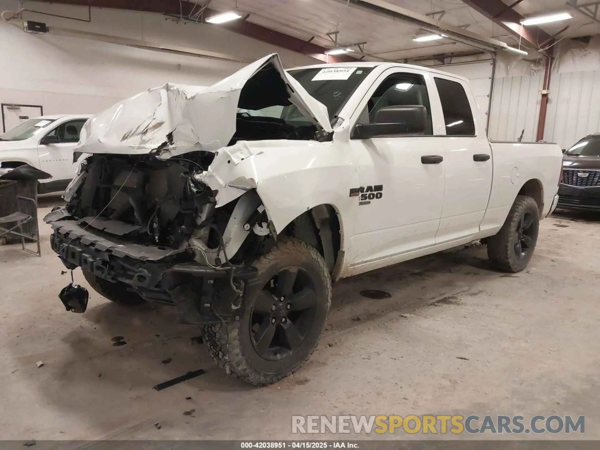2 fotografías del automóvil dañado 1C6RR7FT0KS531141 RAM 1500 CLASSIC 2019
