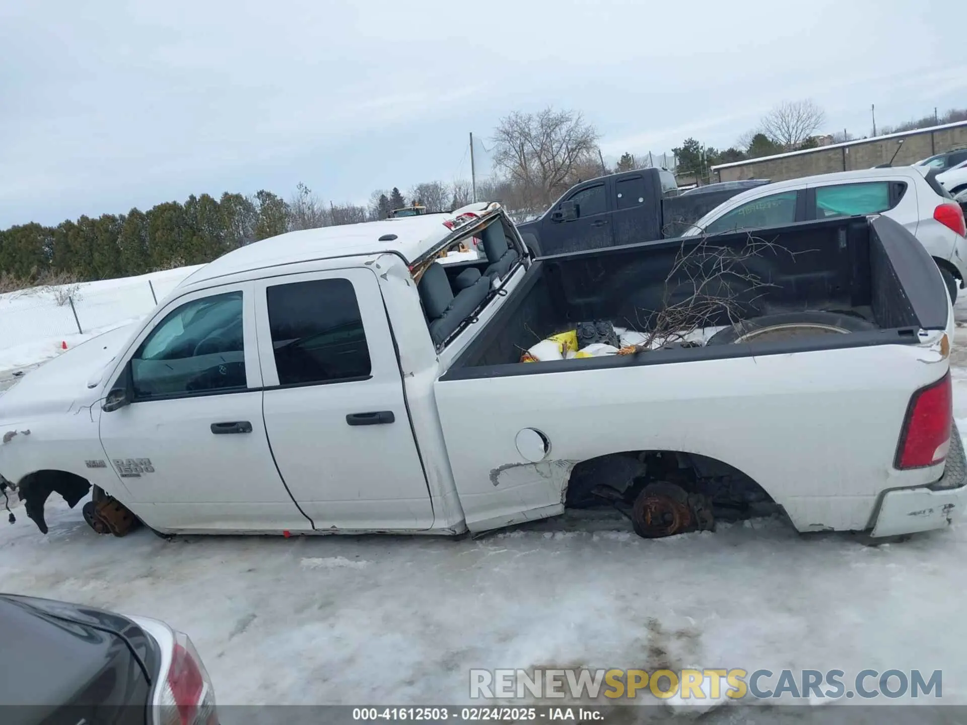 14 fotografías del automóvil dañado 1C6RR7FT4KS502676 RAM 1500 CLASSIC 2019