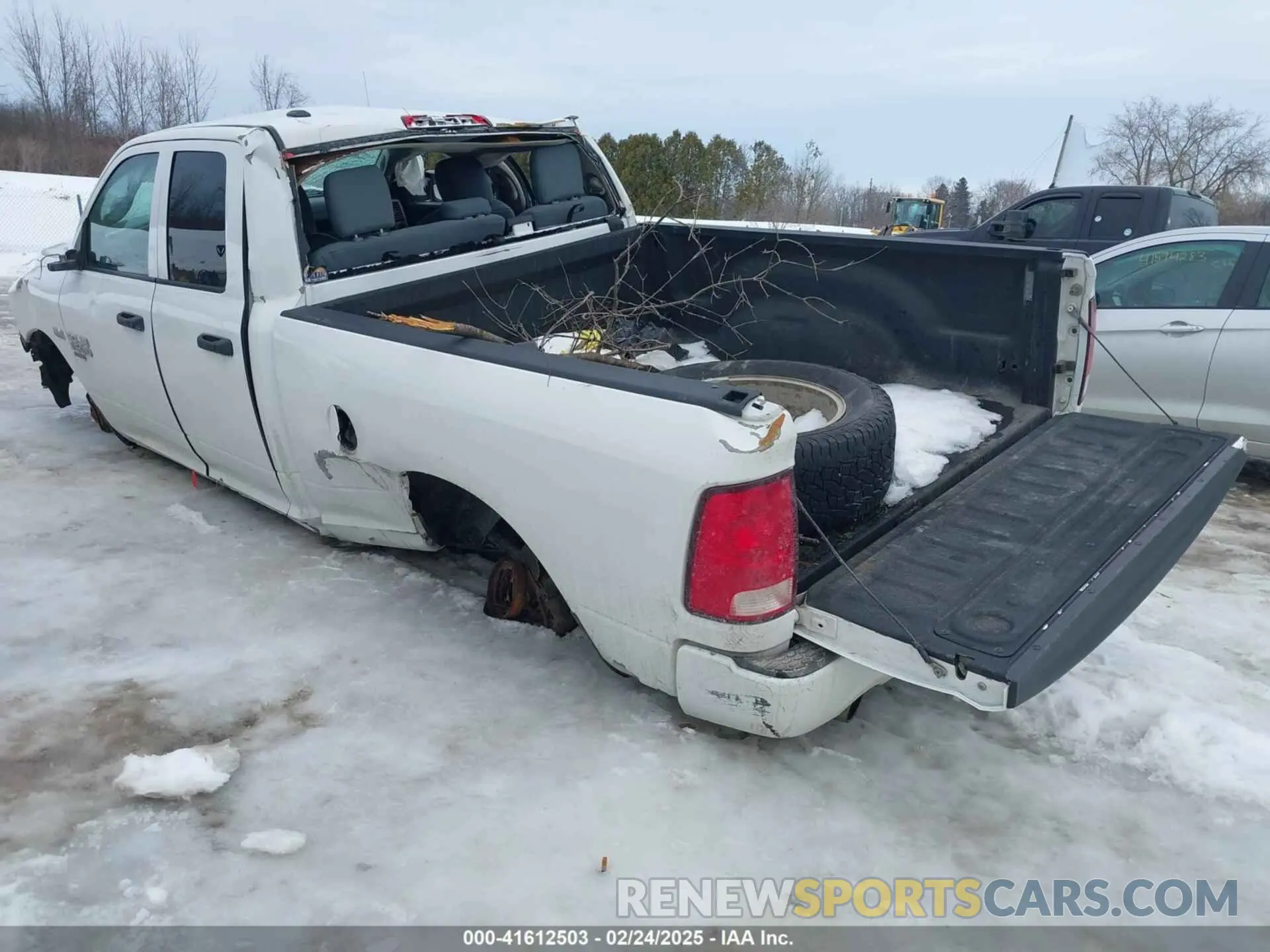 3 fotografías del automóvil dañado 1C6RR7FT4KS502676 RAM 1500 CLASSIC 2019