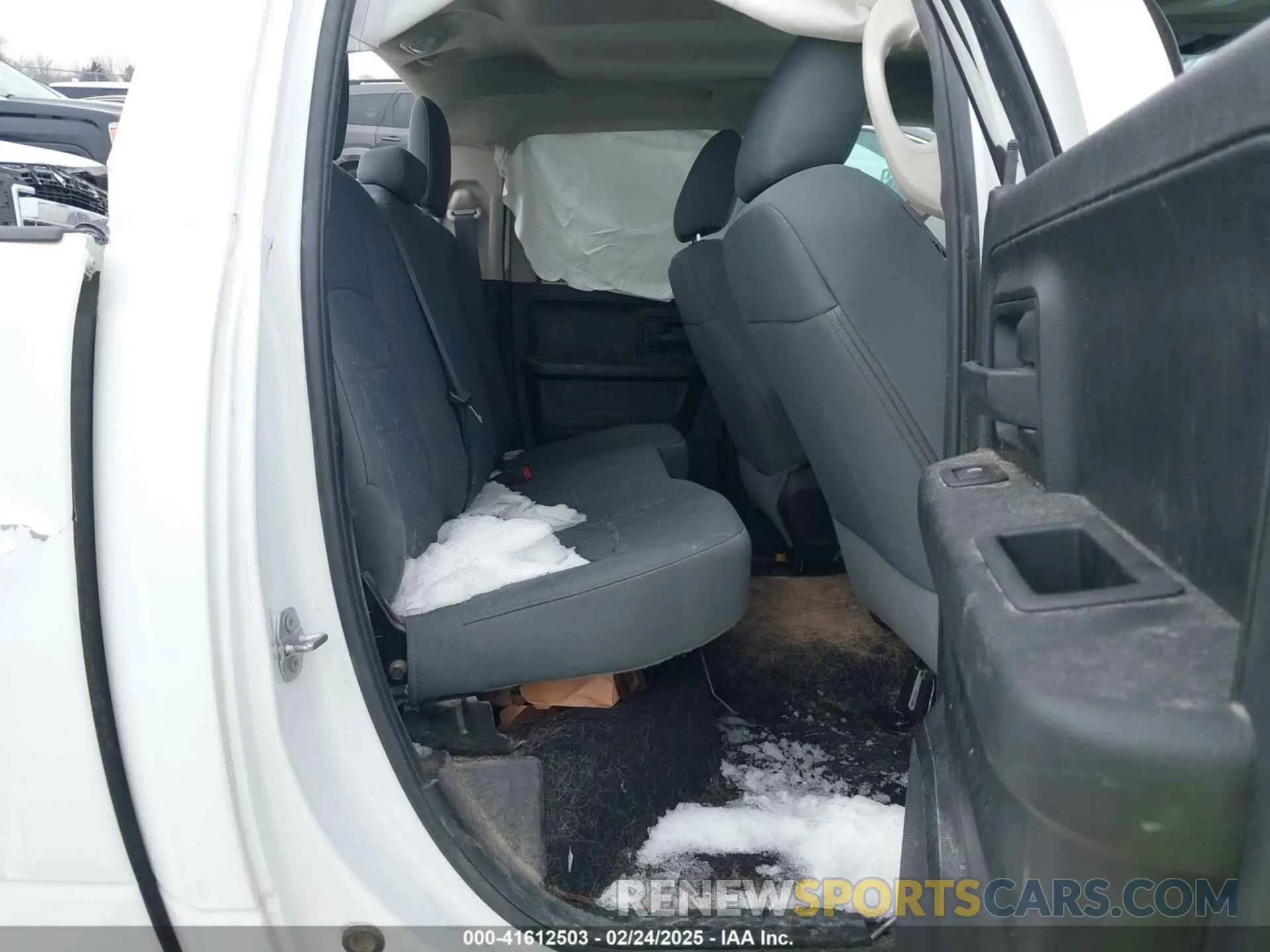 8 fotografías del automóvil dañado 1C6RR7FT4KS502676 RAM 1500 CLASSIC 2019
