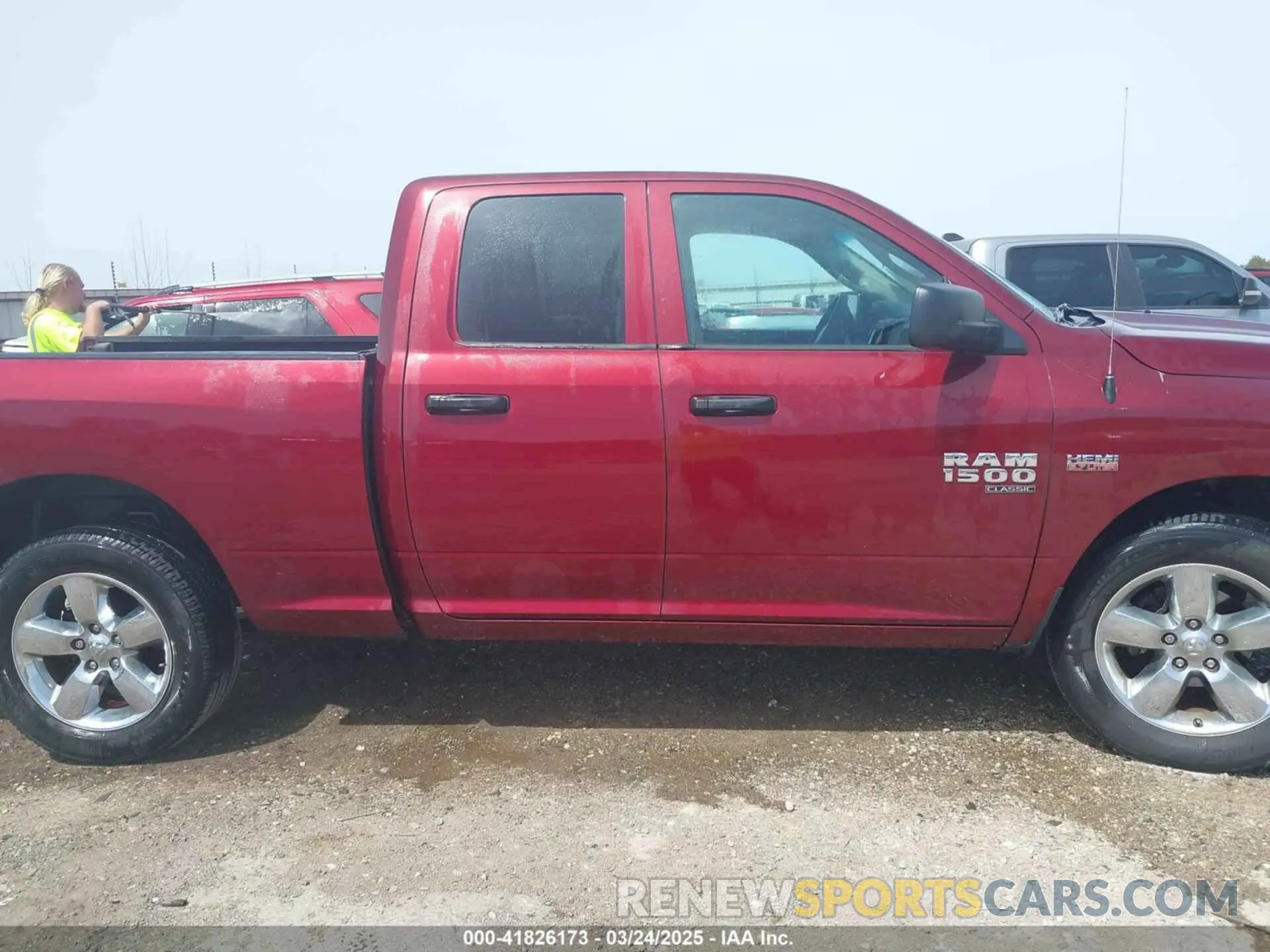 14 fotografías del automóvil dañado 1C6RR7FT4KS743377 RAM 1500 CLASSIC 2019