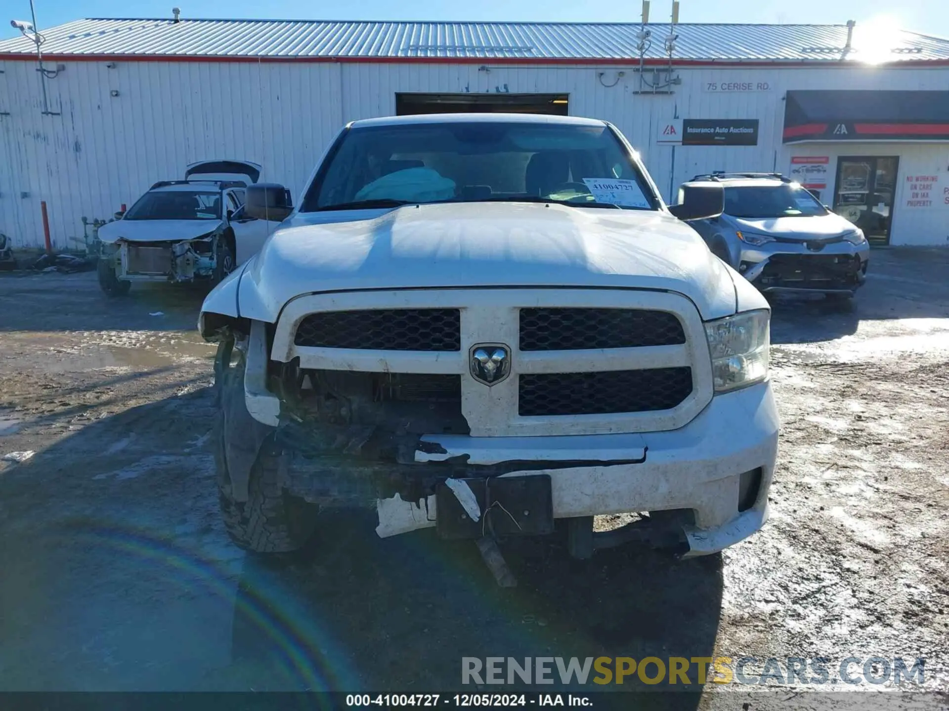 12 fotografías del automóvil dañado 1C6RR7FT5KS626746 RAM 1500 CLASSIC 2019