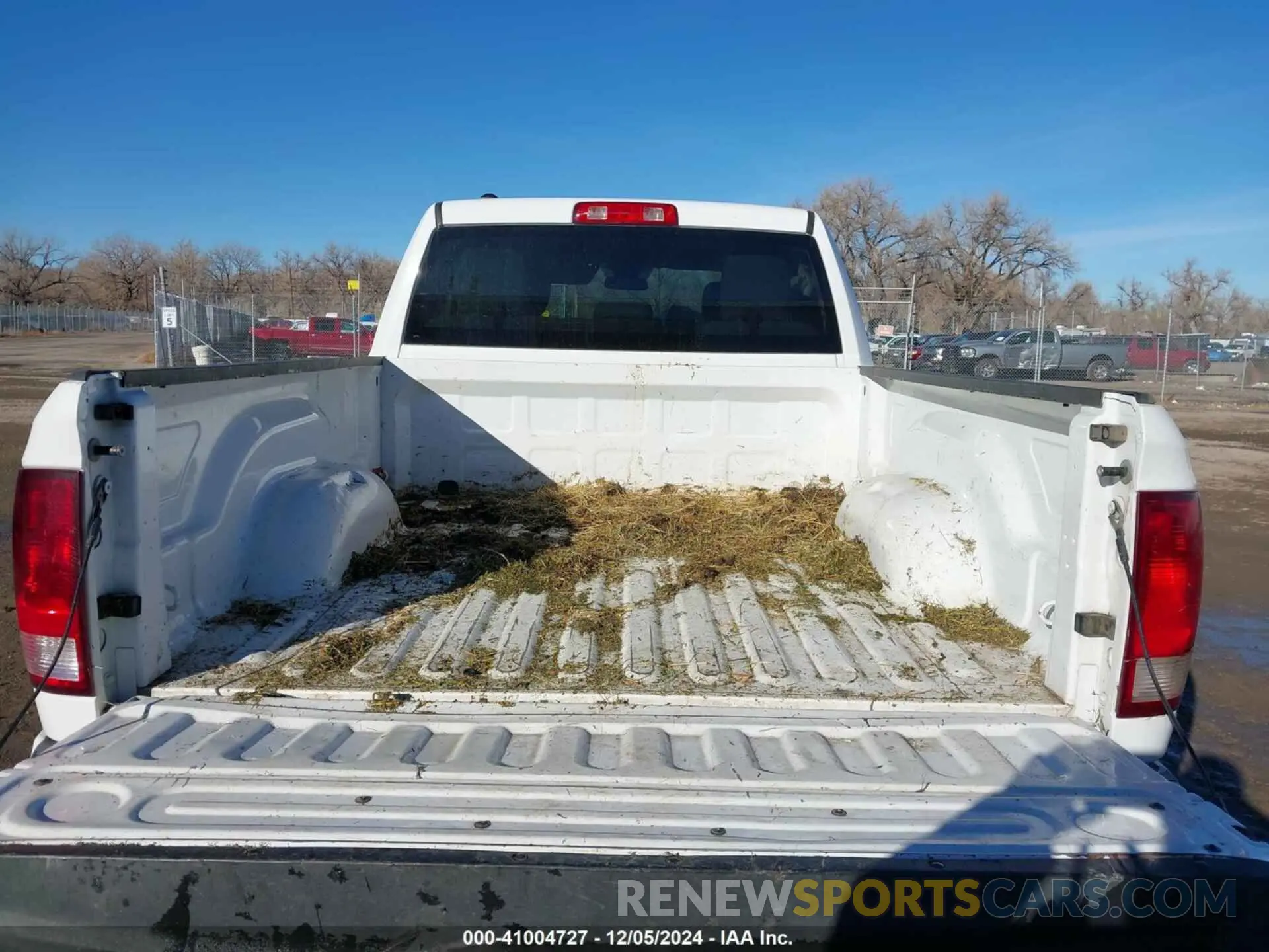 16 fotografías del automóvil dañado 1C6RR7FT5KS626746 RAM 1500 CLASSIC 2019