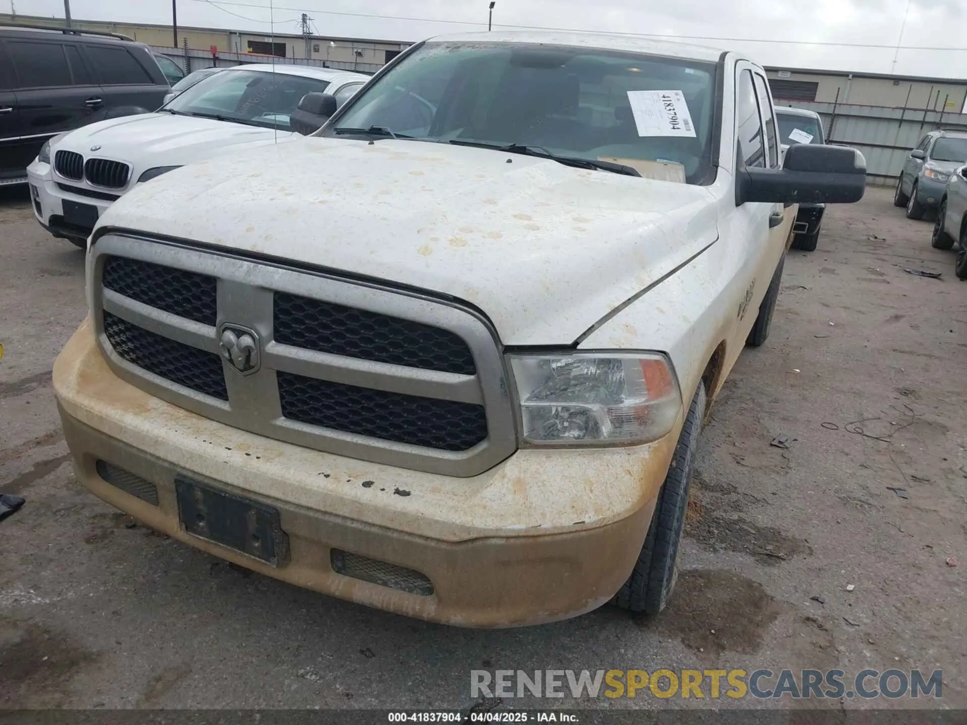 2 fotografías del automóvil dañado 1C6RR7FT5KS726409 RAM 1500 CLASSIC 2019