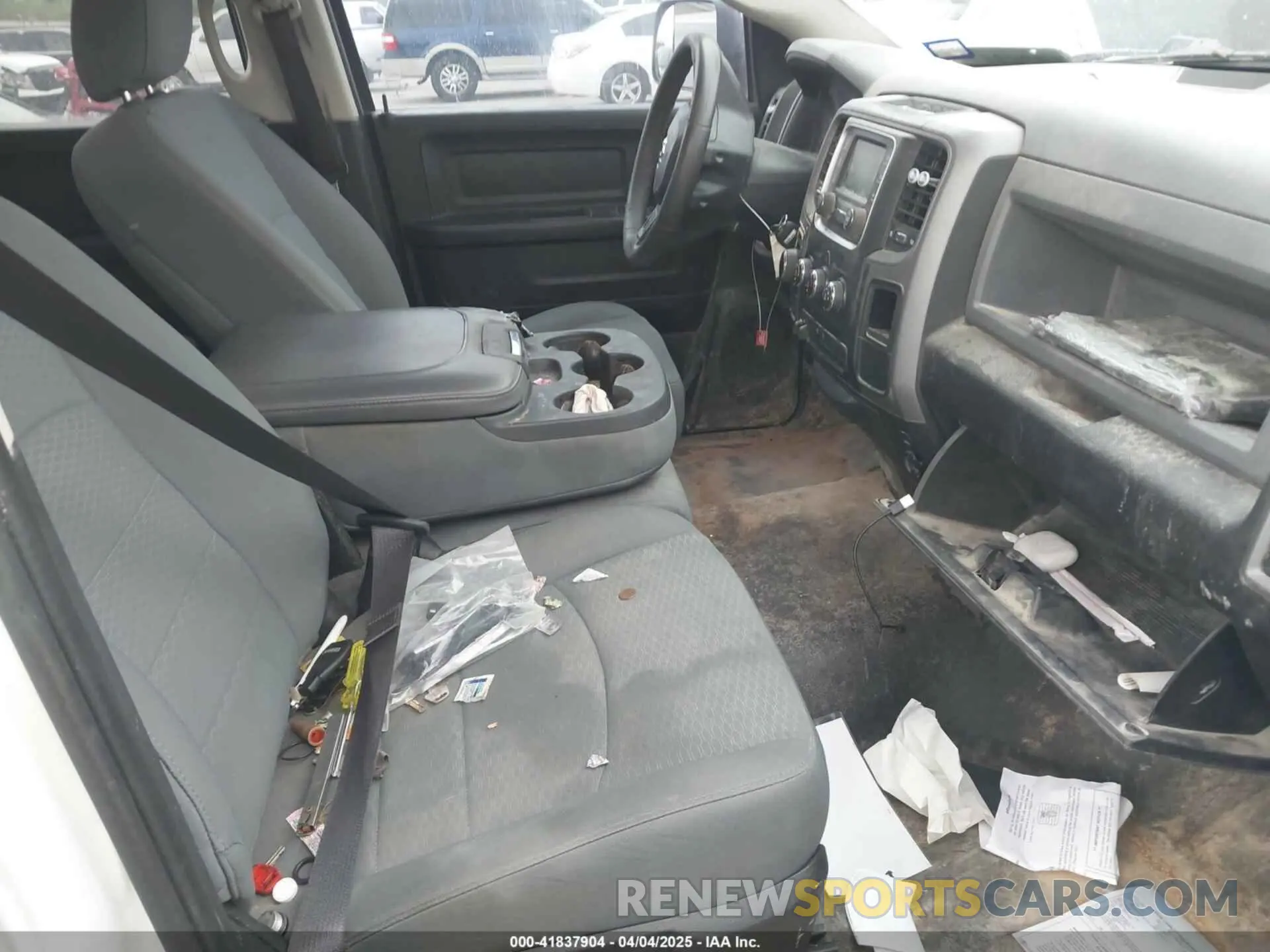 5 fotografías del automóvil dañado 1C6RR7FT5KS726409 RAM 1500 CLASSIC 2019