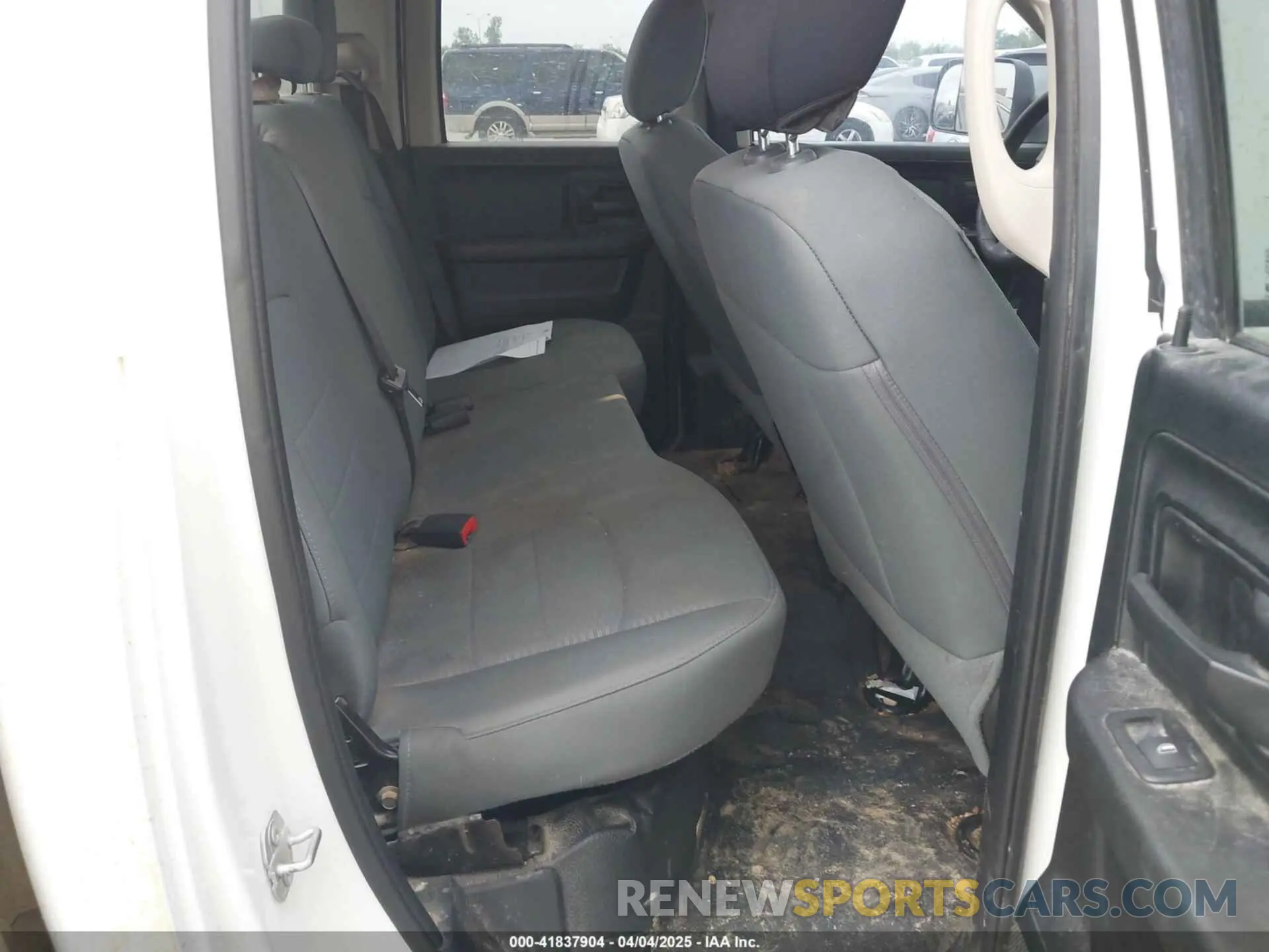 8 fotografías del automóvil dañado 1C6RR7FT5KS726409 RAM 1500 CLASSIC 2019