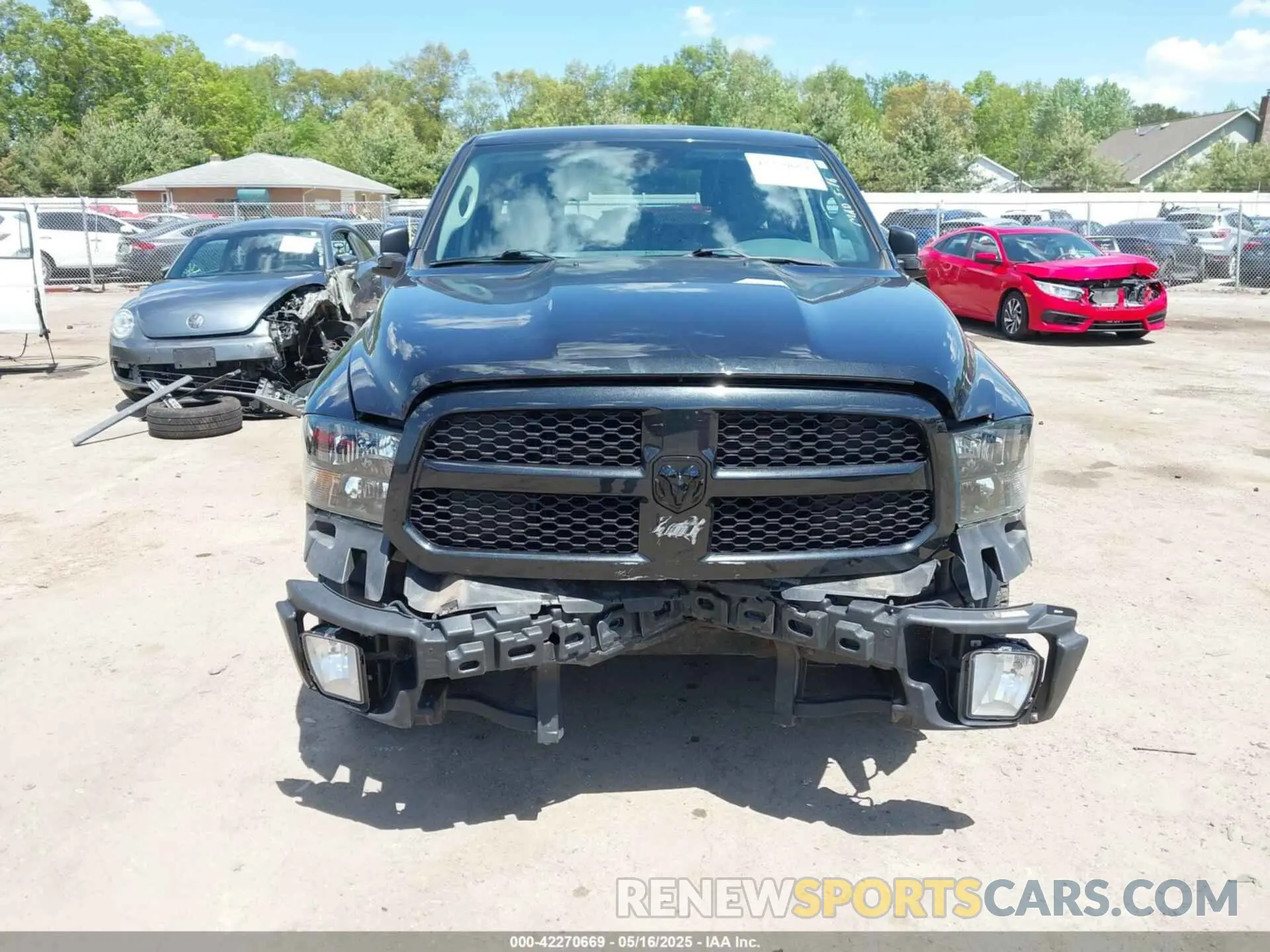 13 fotografías del automóvil dañado 1C6RR7FT6KS543228 RAM 1500 CLASSIC 2019