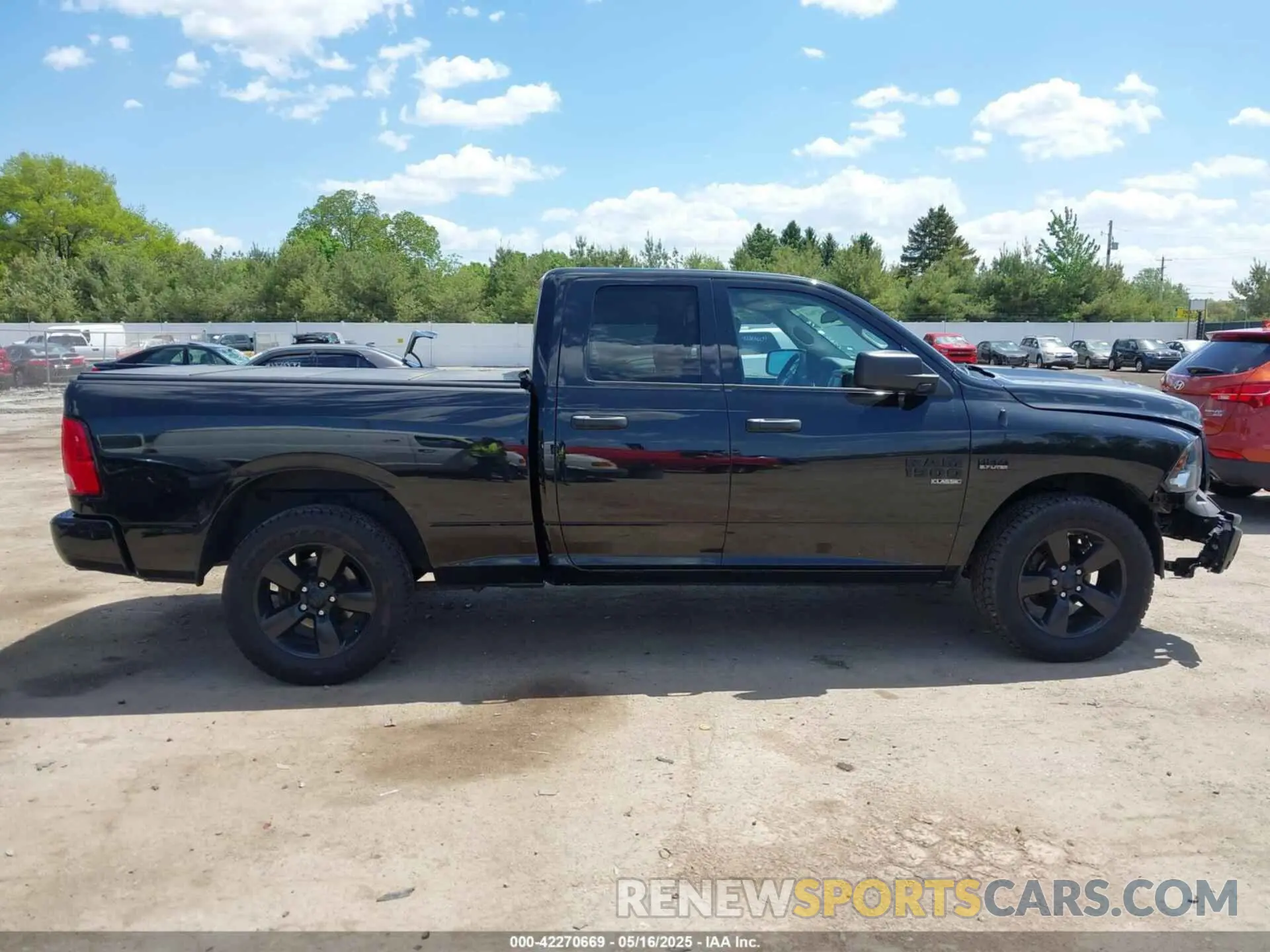 14 fotografías del automóvil dañado 1C6RR7FT6KS543228 RAM 1500 CLASSIC 2019