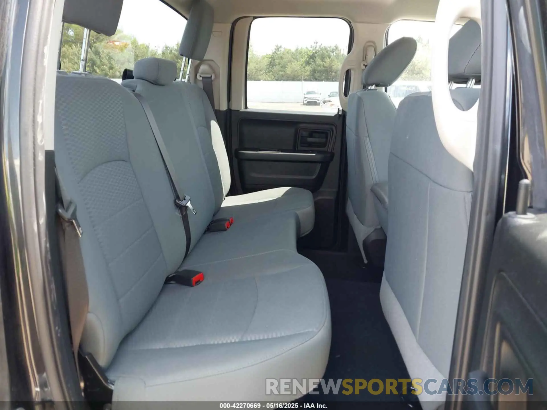 8 fotografías del automóvil dañado 1C6RR7FT6KS543228 RAM 1500 CLASSIC 2019
