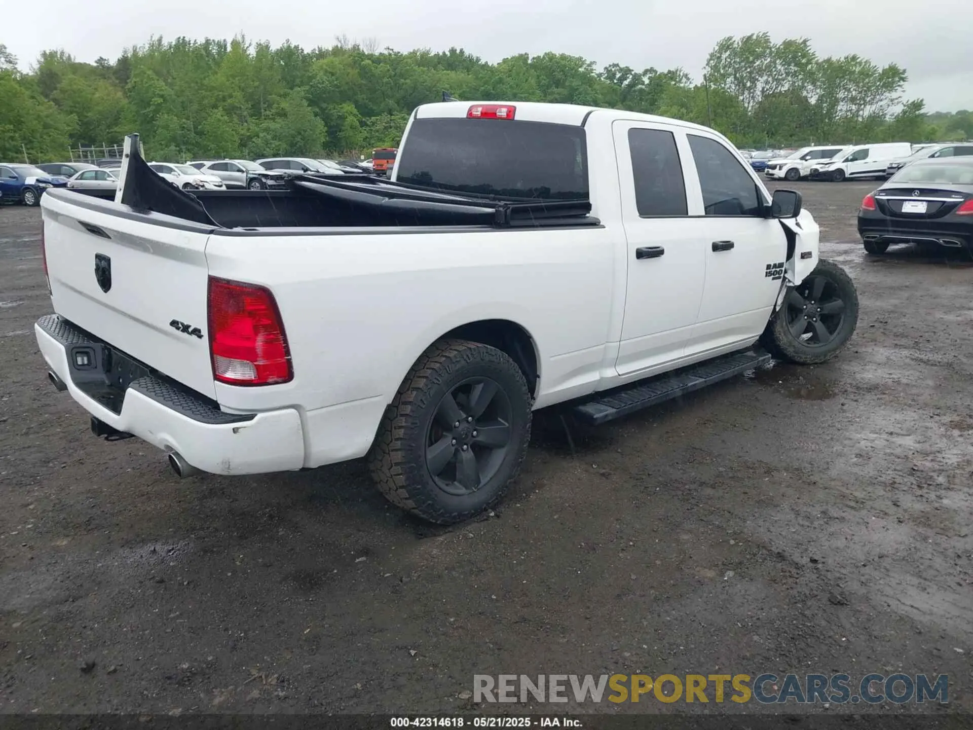 4 fotografías del automóvil dañado 1C6RR7FT7KS626649 RAM 1500 CLASSIC 2019