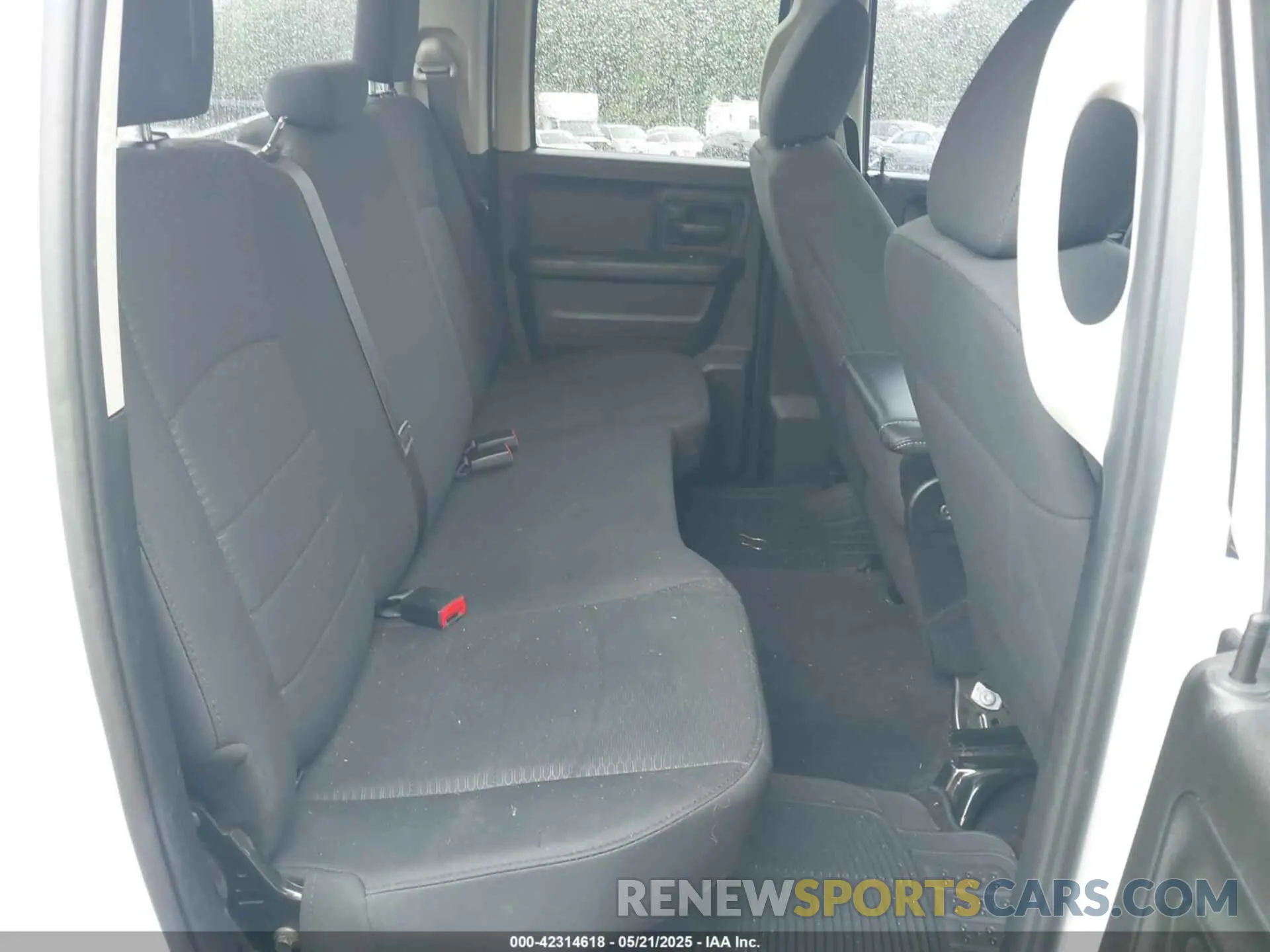 8 fotografías del automóvil dañado 1C6RR7FT7KS626649 RAM 1500 CLASSIC 2019