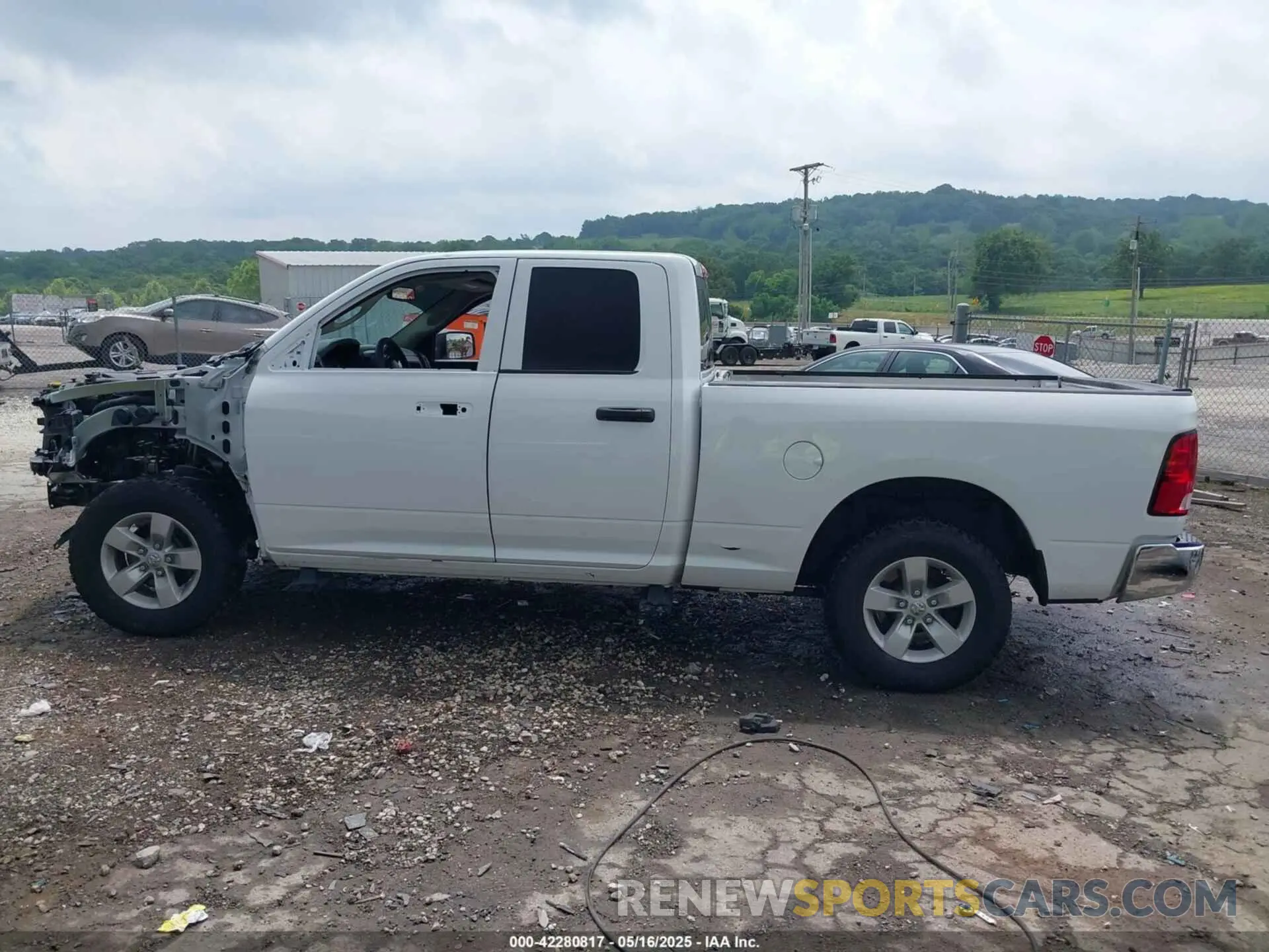 15 fotografías del automóvil dañado 1C6RR7FTXKS710996 RAM 1500 CLASSIC 2019