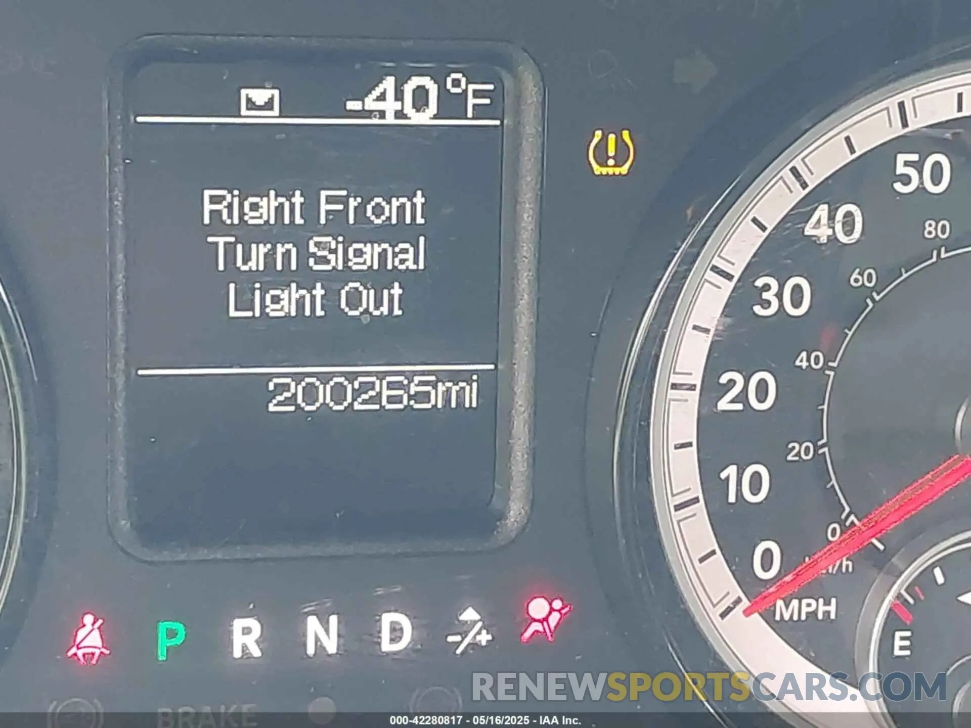 16 fotografías del automóvil dañado 1C6RR7FTXKS710996 RAM 1500 CLASSIC 2019