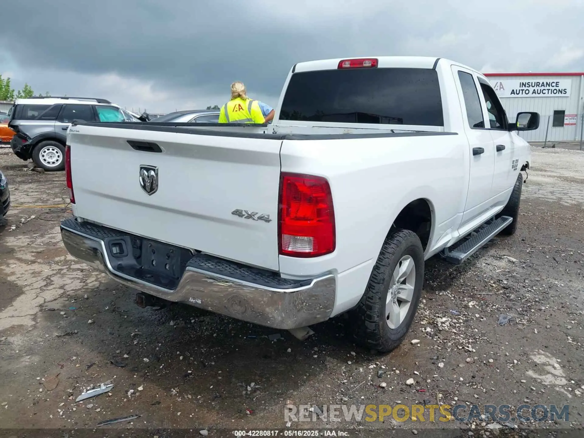 4 fotografías del automóvil dañado 1C6RR7FTXKS710996 RAM 1500 CLASSIC 2019