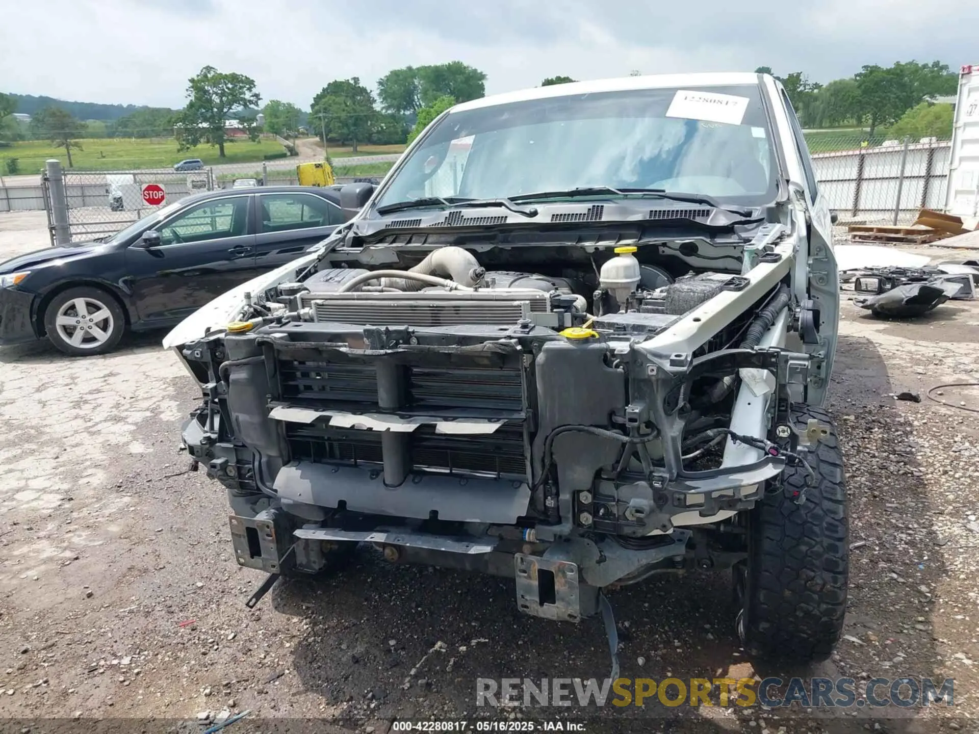 6 fotografías del automóvil dañado 1C6RR7FTXKS710996 RAM 1500 CLASSIC 2019