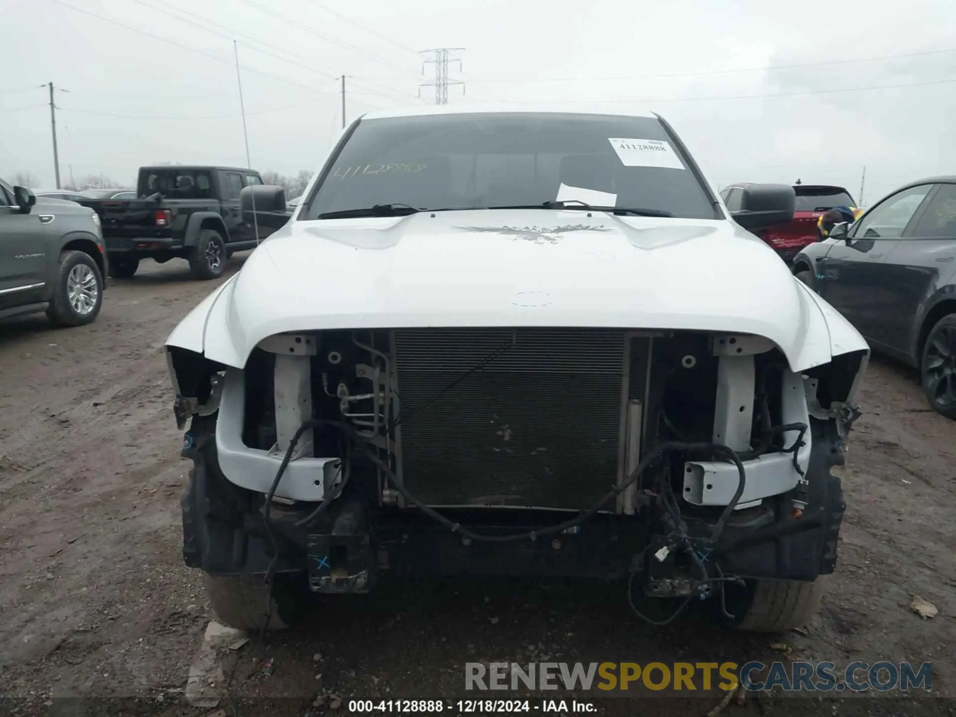 13 fotografías del automóvil dañado 1C6RR7GGXKS582518 RAM 1500 CLASSIC 2019