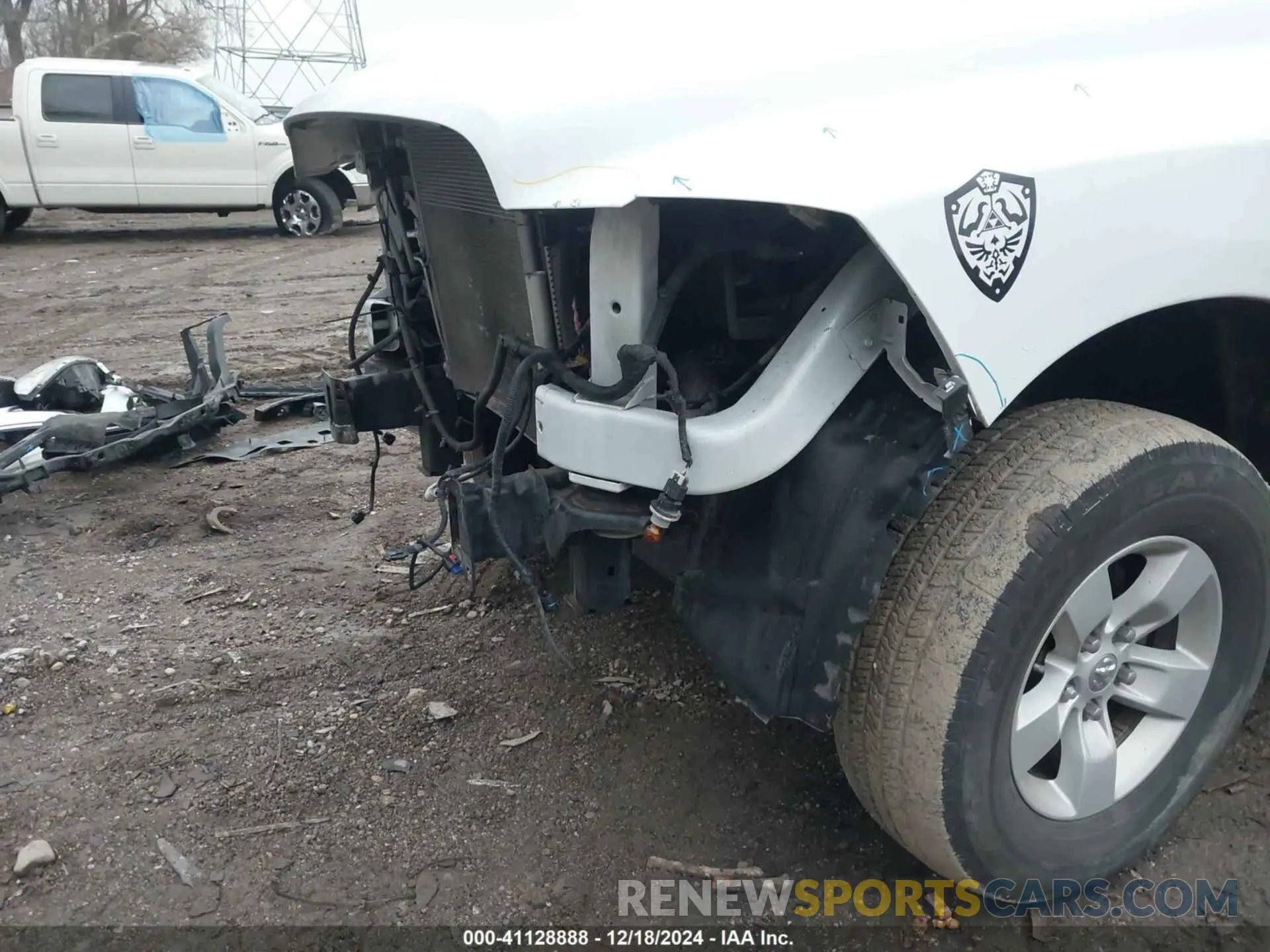18 fotografías del automóvil dañado 1C6RR7GGXKS582518 RAM 1500 CLASSIC 2019