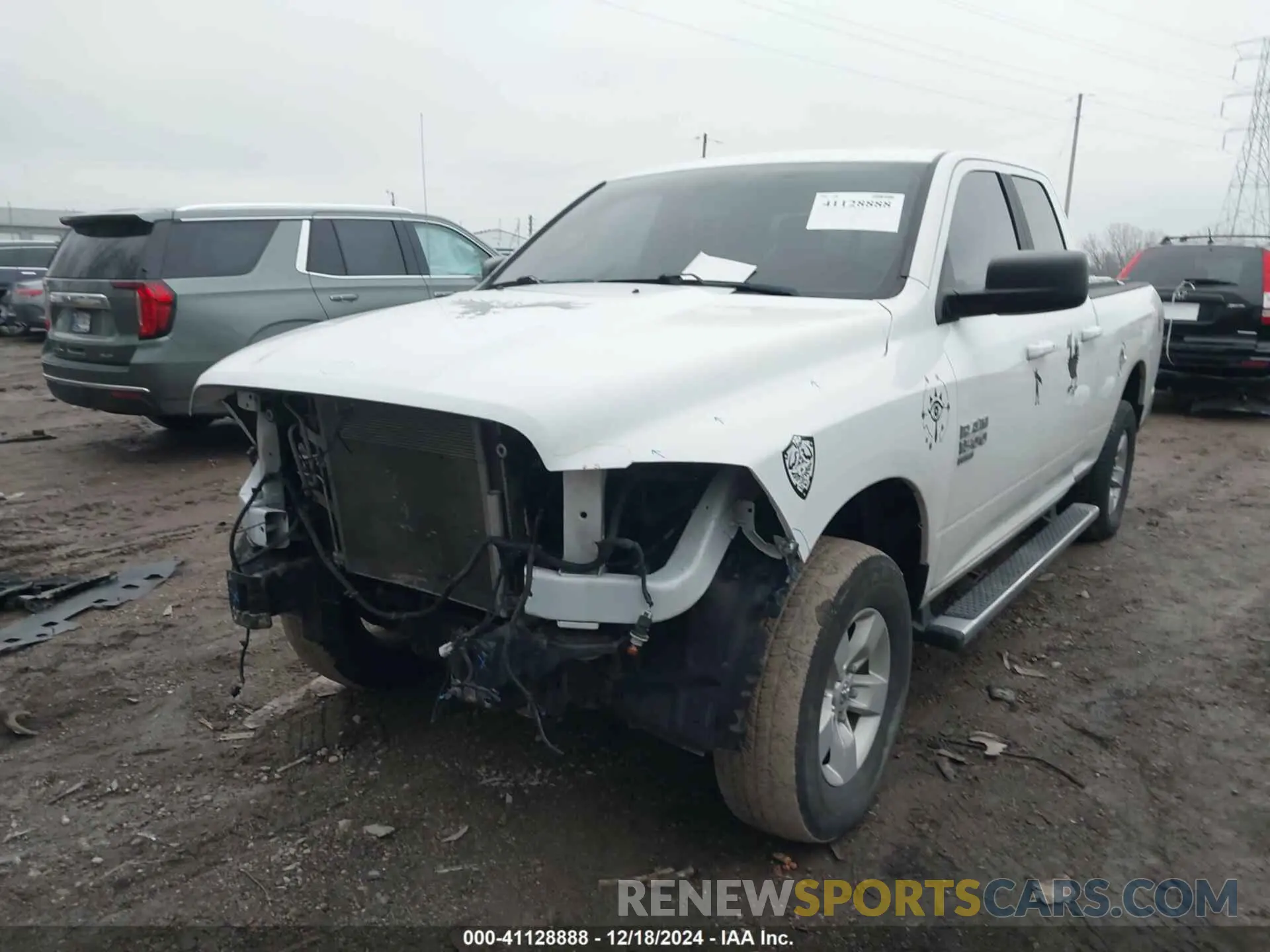 2 fotografías del automóvil dañado 1C6RR7GGXKS582518 RAM 1500 CLASSIC 2019