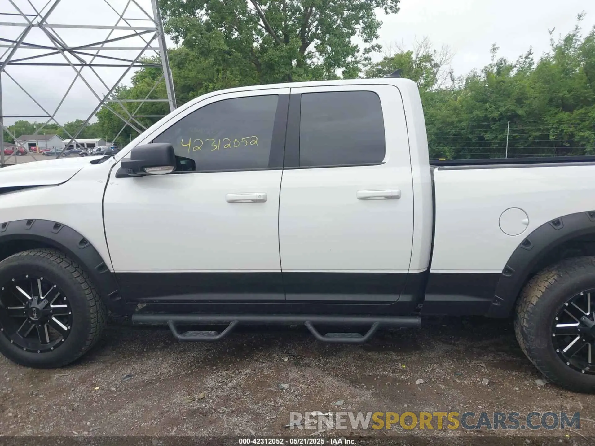 14 fotografías del automóvil dañado 1C6RR7GGXKS616991 RAM 1500 CLASSIC 2019