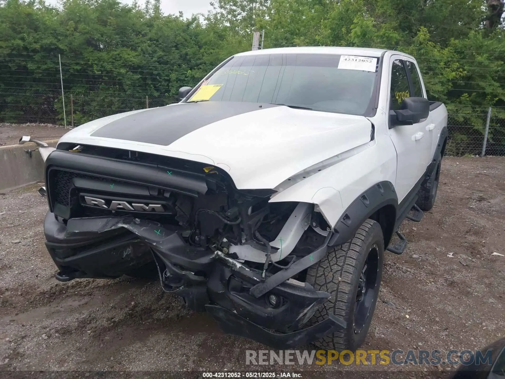 2 fotografías del automóvil dañado 1C6RR7GGXKS616991 RAM 1500 CLASSIC 2019