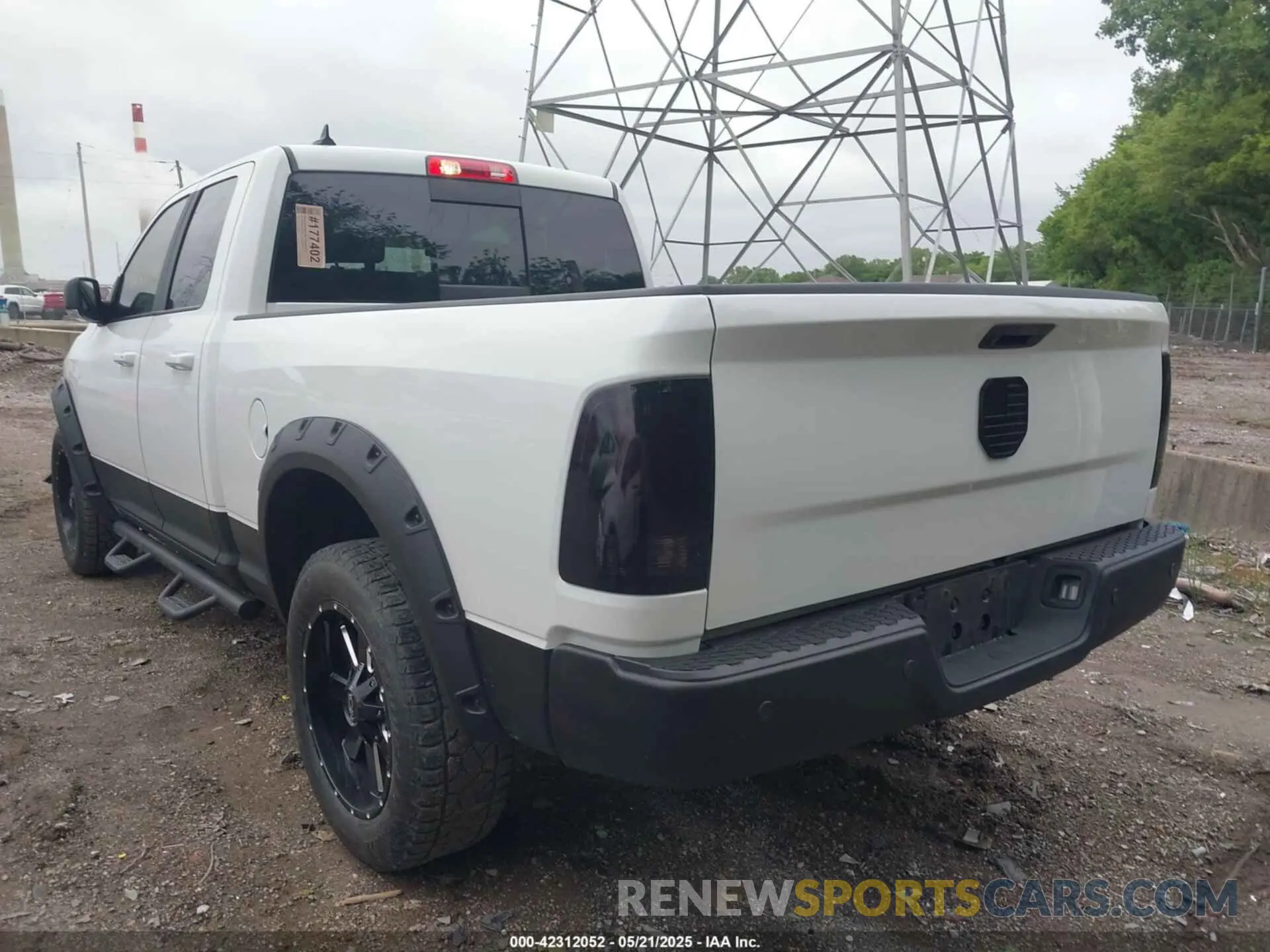 3 fotografías del automóvil dañado 1C6RR7GGXKS616991 RAM 1500 CLASSIC 2019
