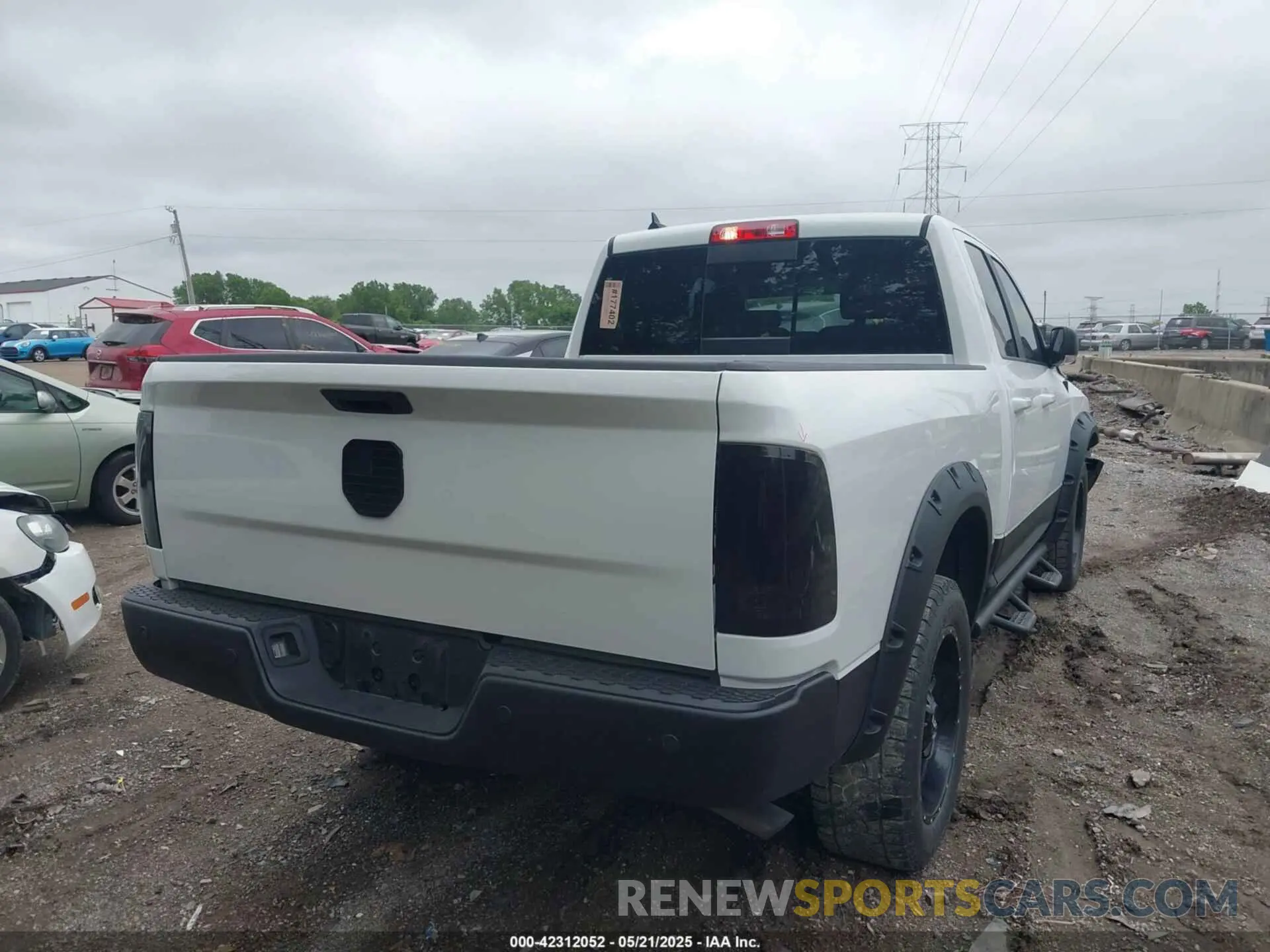 4 fotografías del automóvil dañado 1C6RR7GGXKS616991 RAM 1500 CLASSIC 2019