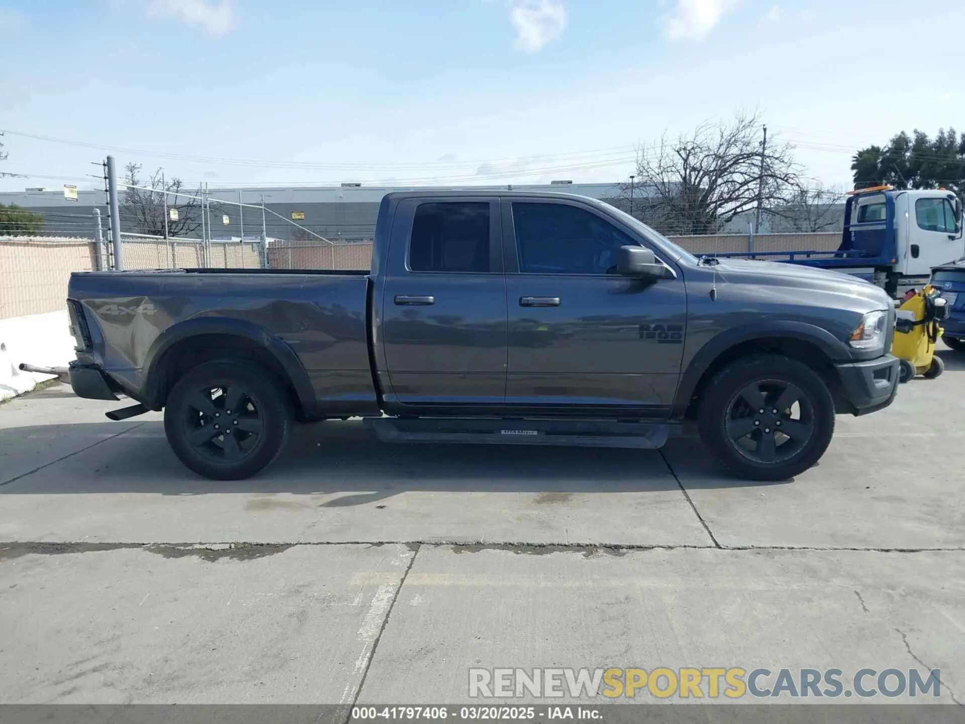 13 fotografías del automóvil dañado 1C6RR7GGXKS617350 RAM 1500 CLASSIC 2019