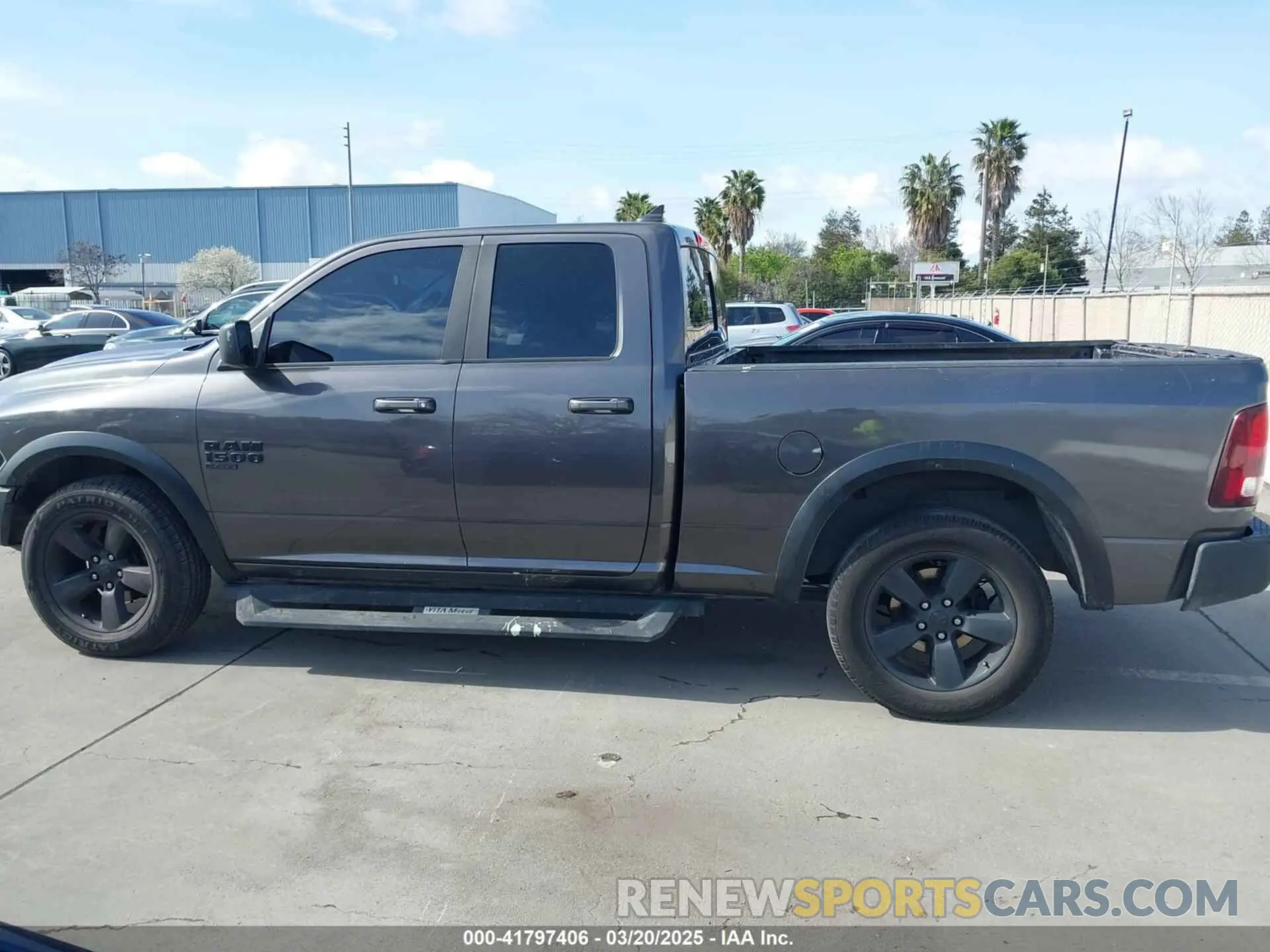 14 fotografías del automóvil dañado 1C6RR7GGXKS617350 RAM 1500 CLASSIC 2019