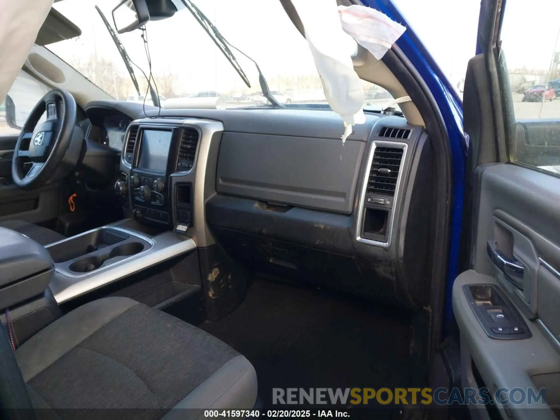 5 fotografías del automóvil dañado 1C6RR7GT7KS648424 RAM 1500 CLASSIC 2019