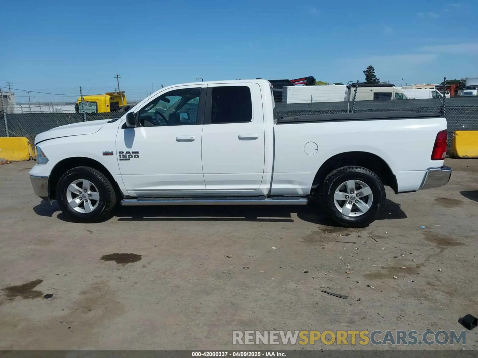 14 fotografías del automóvil dañado 1C6RR7GTXKS587196 RAM 1500 CLASSIC 2019