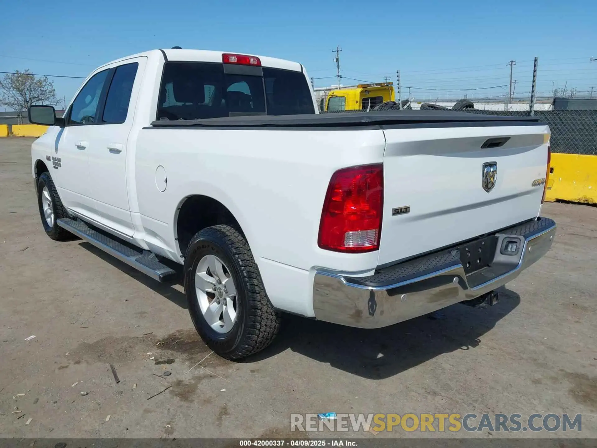 3 fotografías del automóvil dañado 1C6RR7GTXKS587196 RAM 1500 CLASSIC 2019