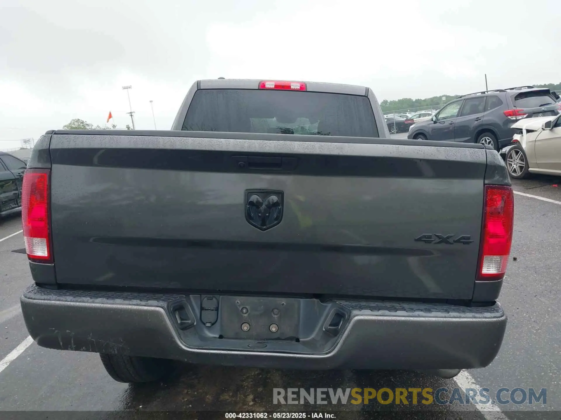 16 fotografías del automóvil dañado 1C6RR7KG9KS520387 RAM 1500 CLASSIC 2019