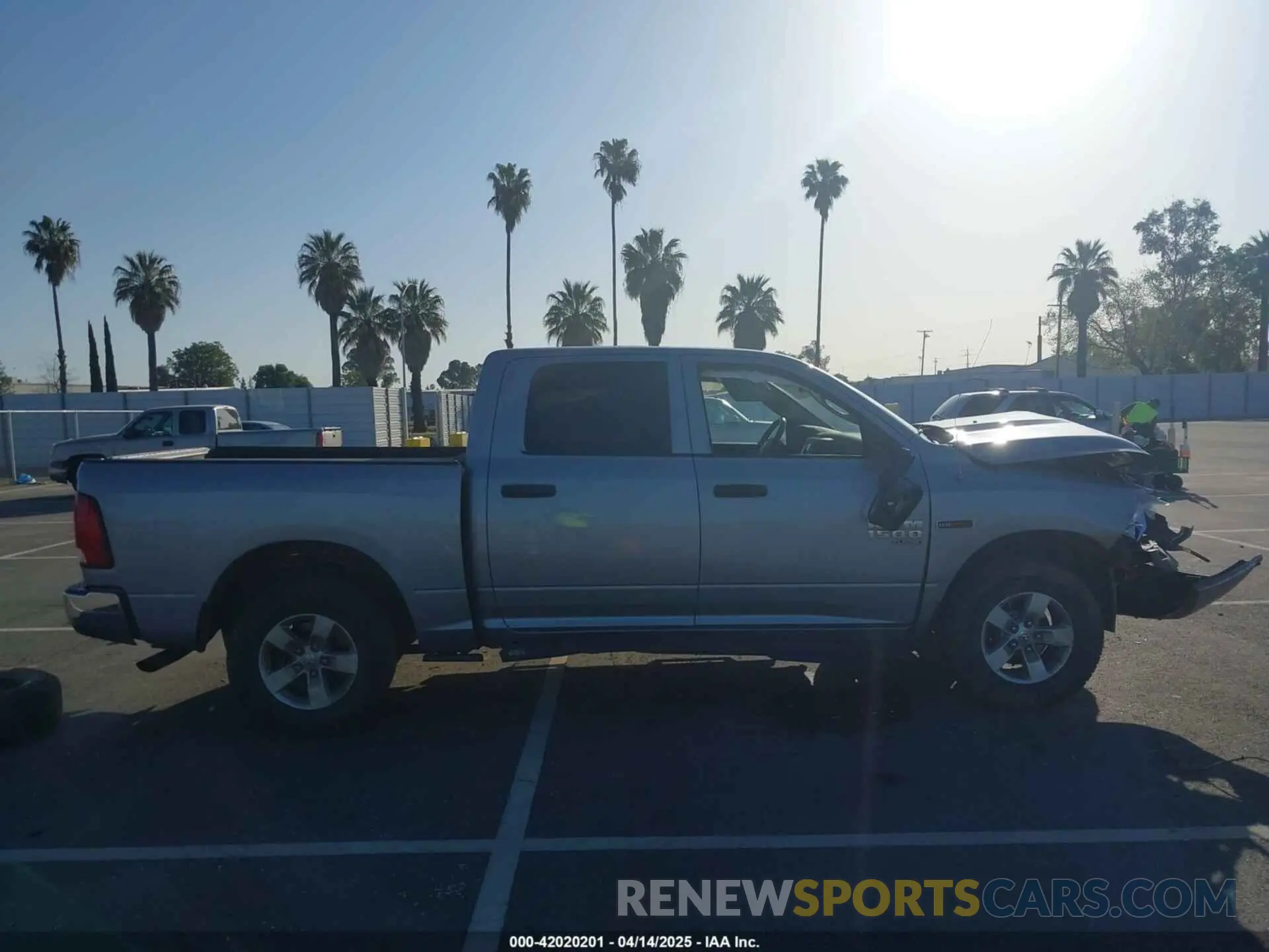 13 fotografías del automóvil dañado 1C6RR7KM7KS726166 RAM 1500 CLASSIC 2019