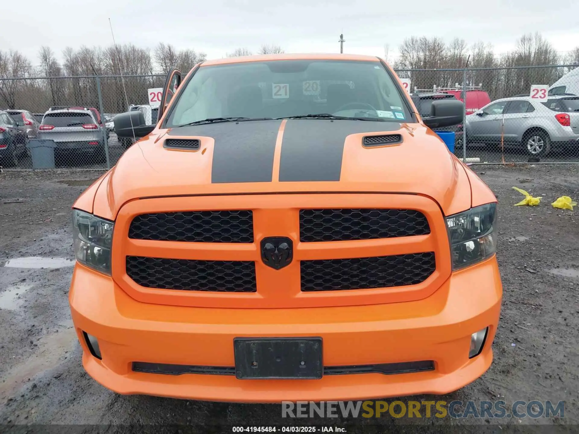 12 fotografías del automóvil dañado 1C6RR7KT0KS611674 RAM 1500 CLASSIC 2019