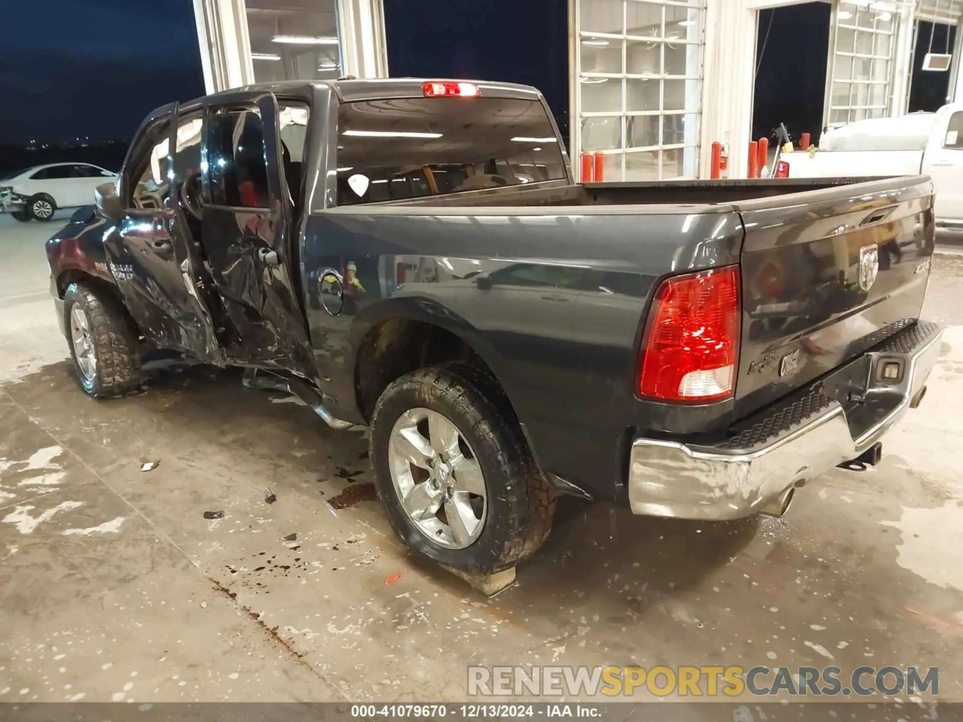 3 fotografías del automóvil dañado 1C6RR7KT4KS548594 RAM 1500 CLASSIC 2019