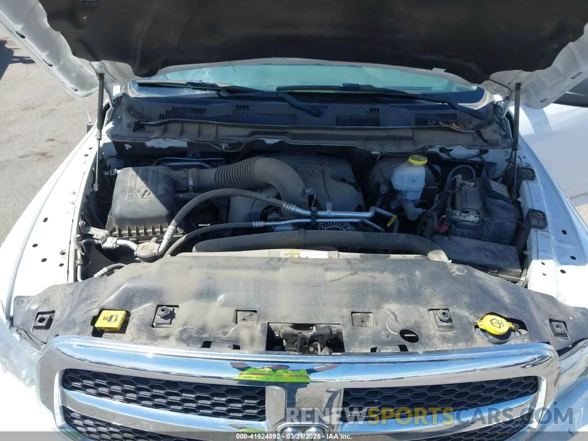 10 fotografías del automóvil dañado 1C6RR7KT5KS742762 RAM 1500 CLASSIC 2019