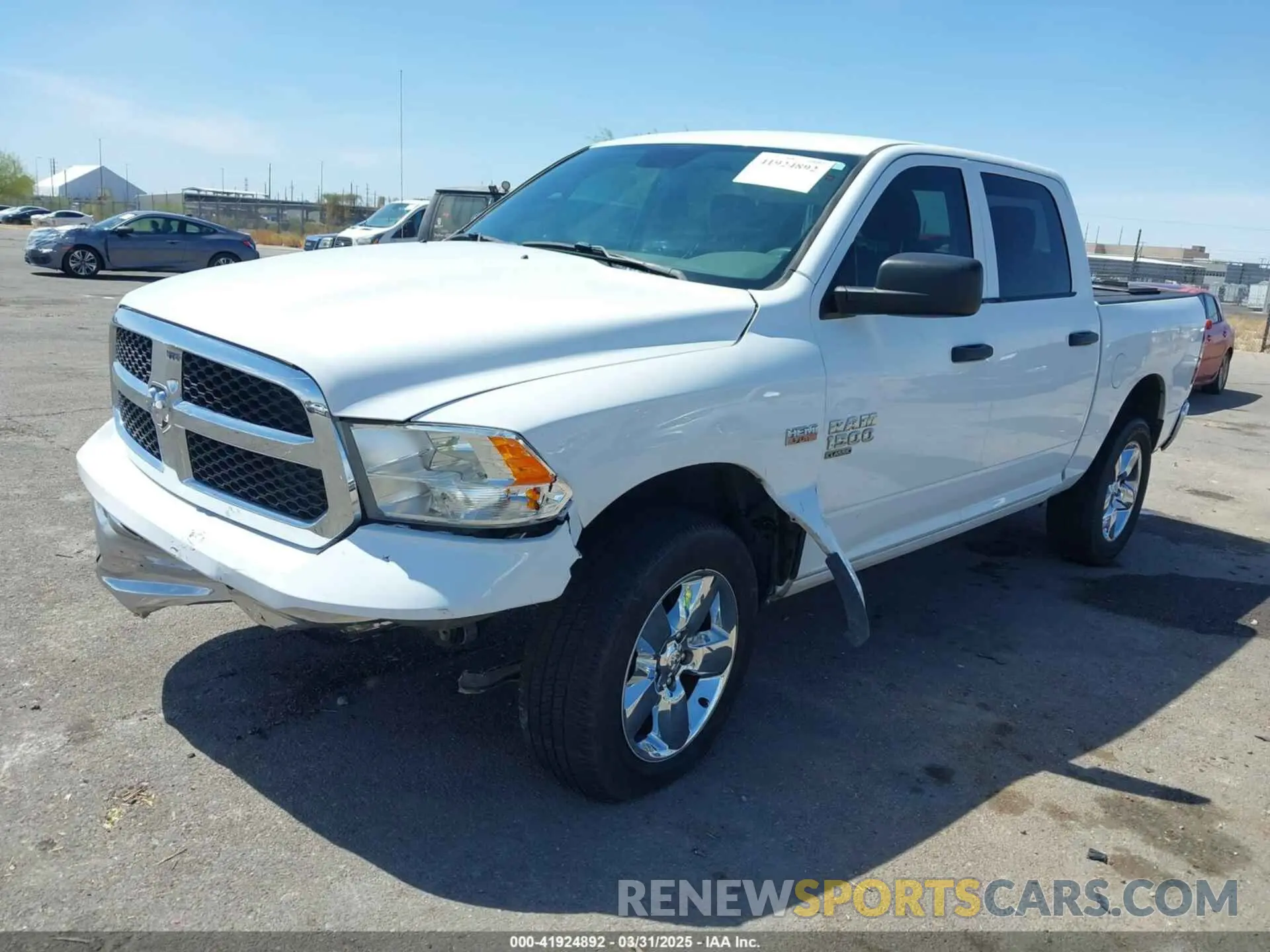 2 fotografías del automóvil dañado 1C6RR7KT5KS742762 RAM 1500 CLASSIC 2019