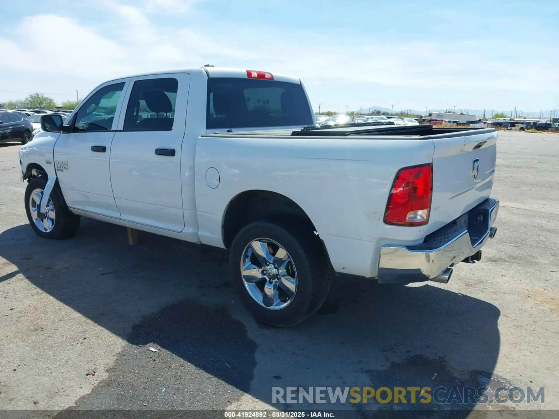 3 fotografías del automóvil dañado 1C6RR7KT5KS742762 RAM 1500 CLASSIC 2019